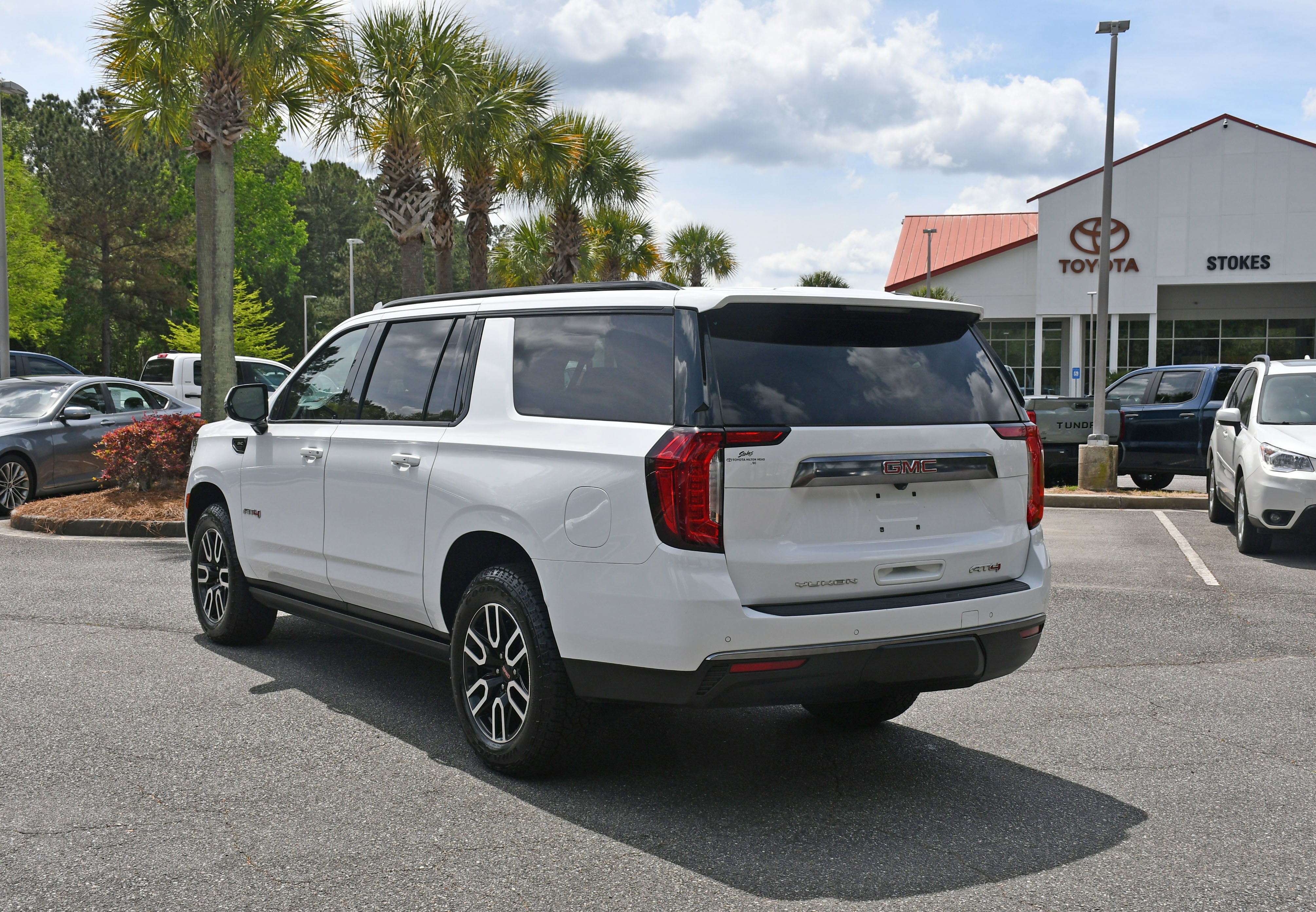 2023 GMC Yukon XL AT4