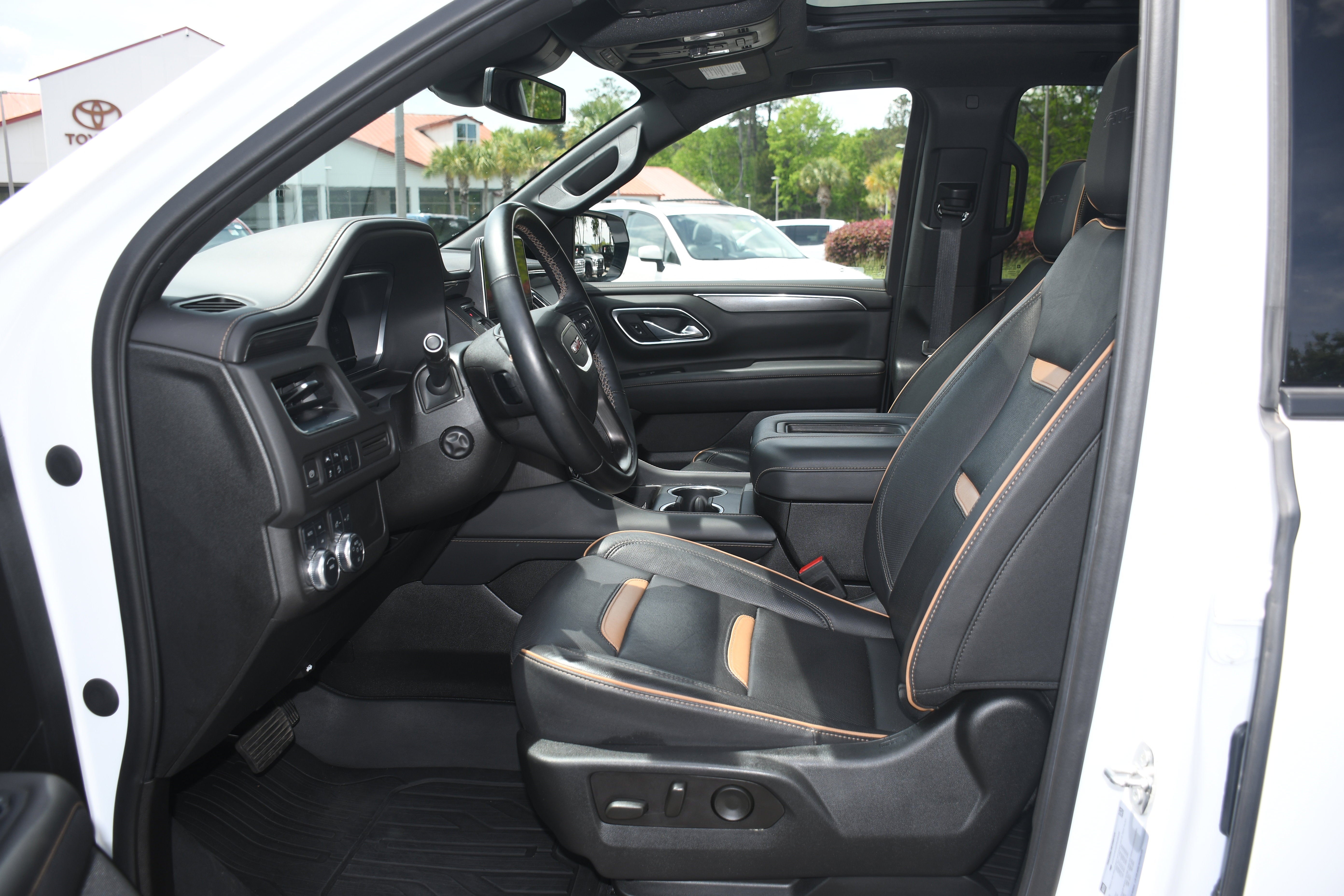 2023 GMC Yukon XL AT4