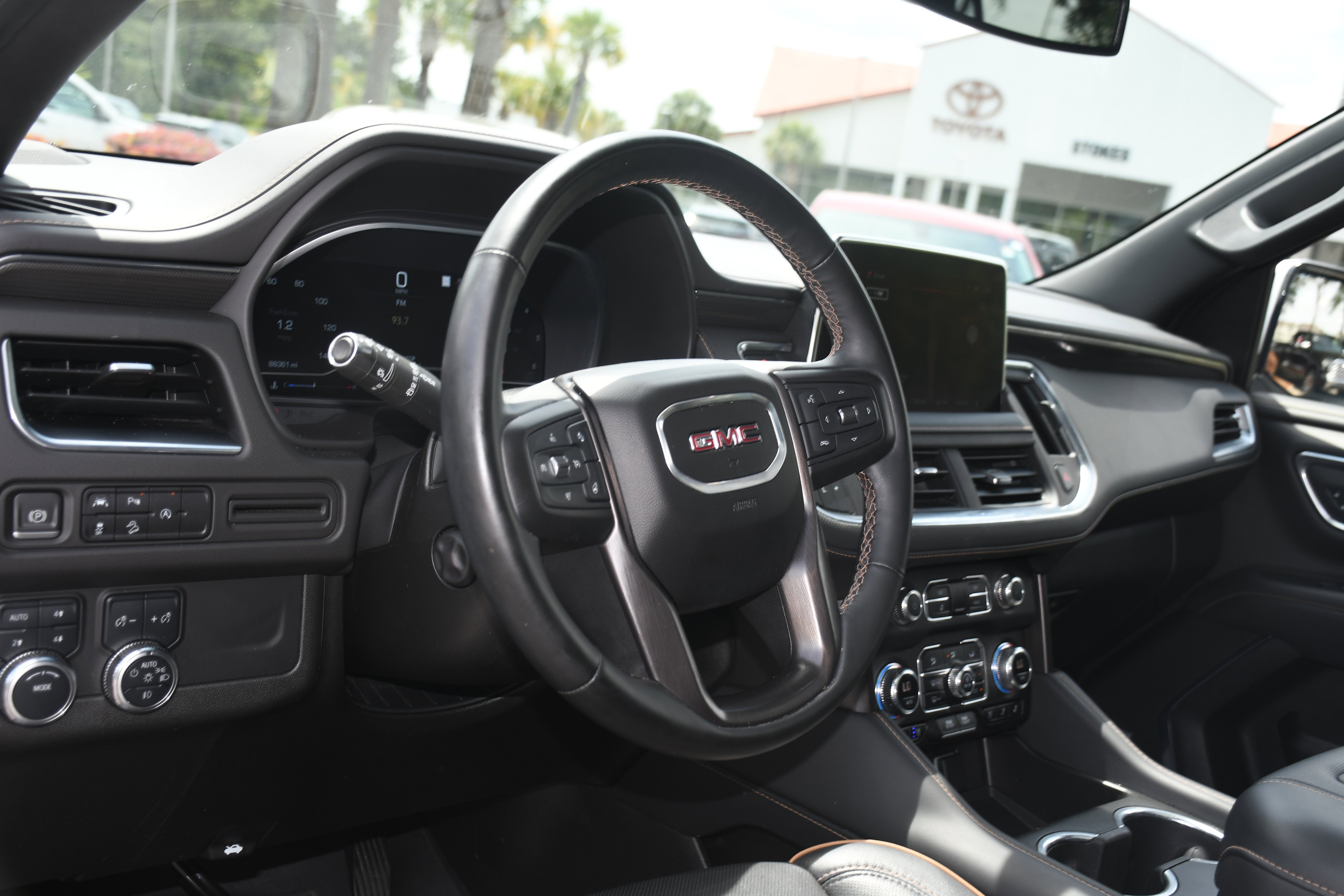 2023 GMC Yukon XL AT4