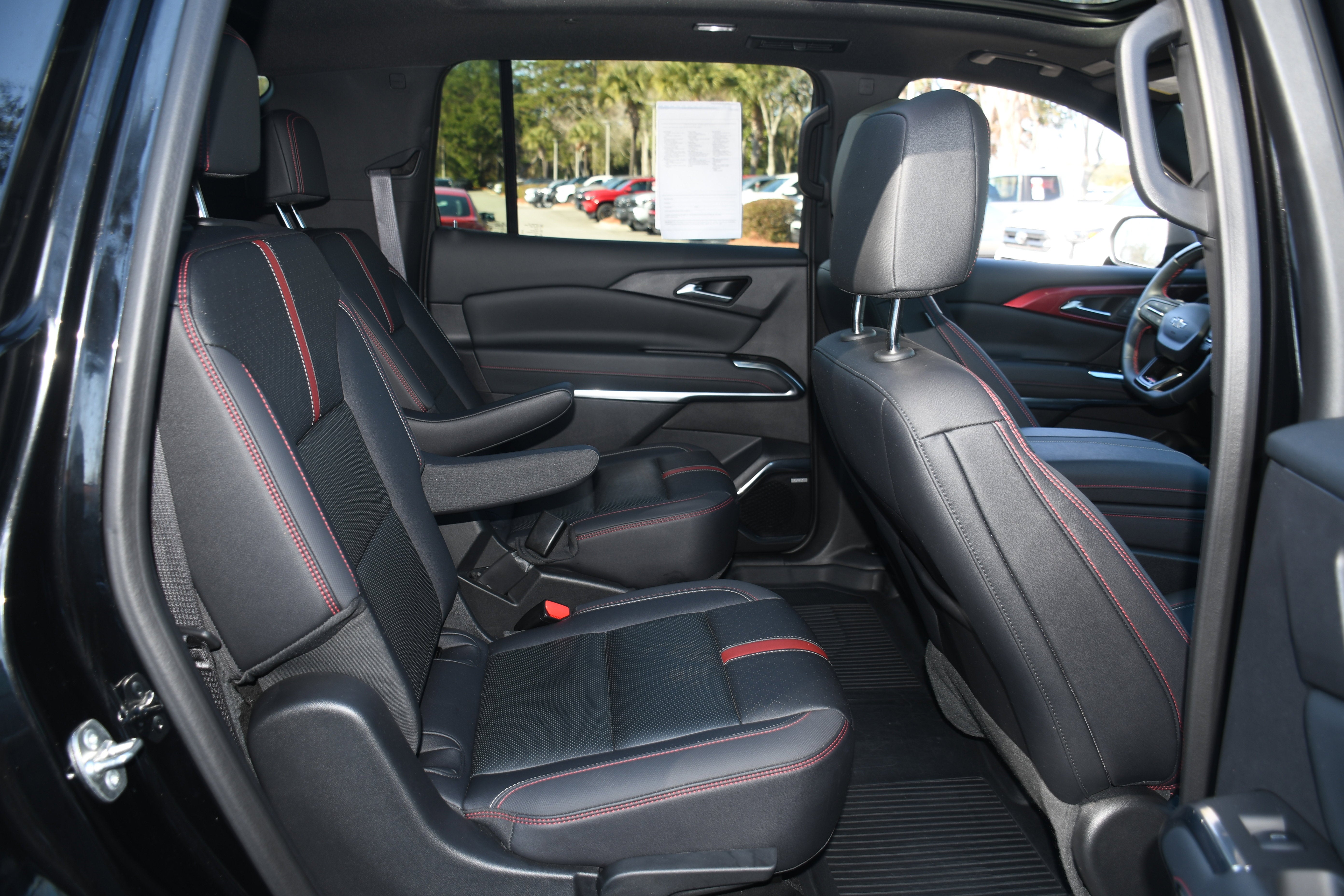 2025 Chevrolet Traverse FWD RS