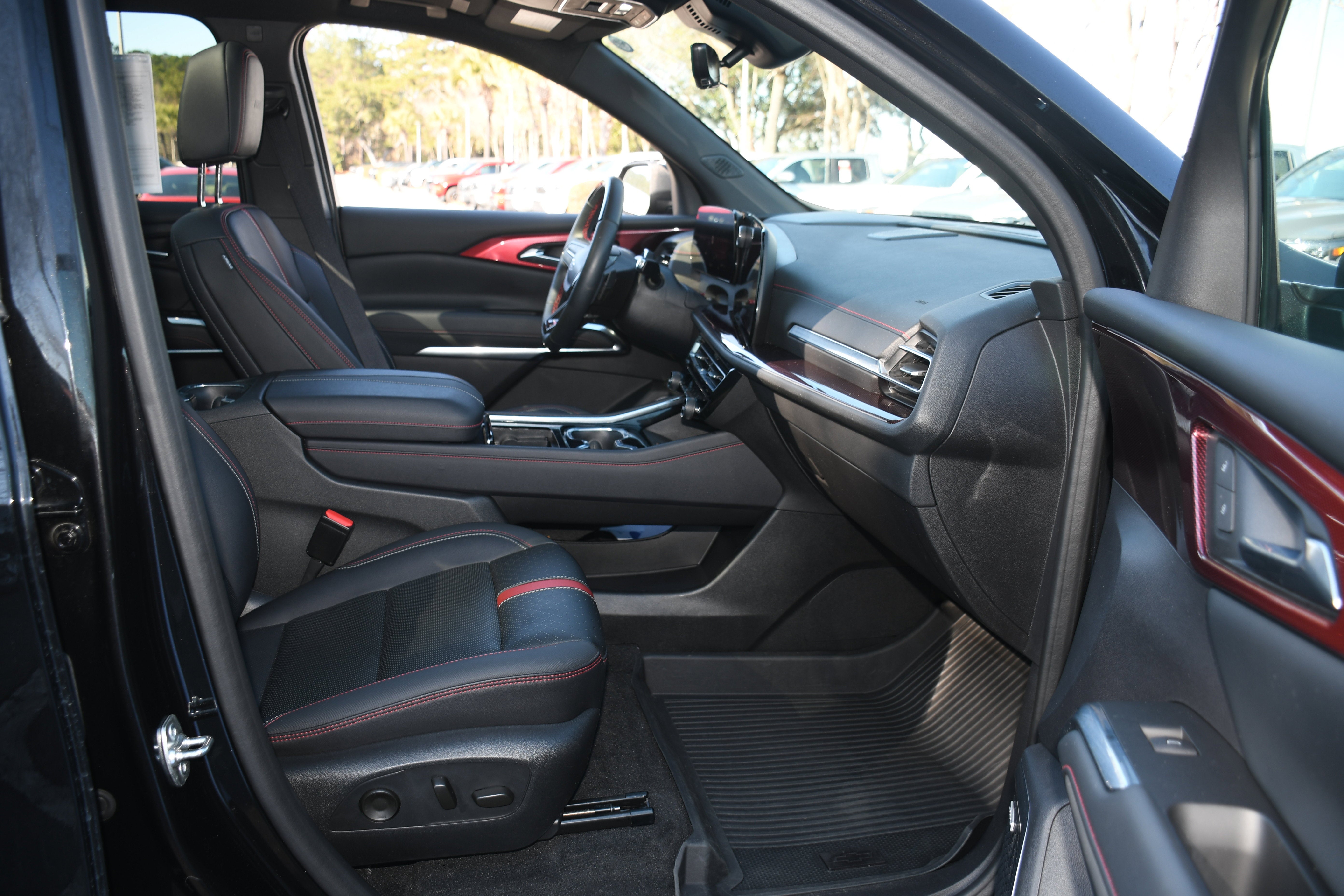 2025 Chevrolet Traverse FWD RS