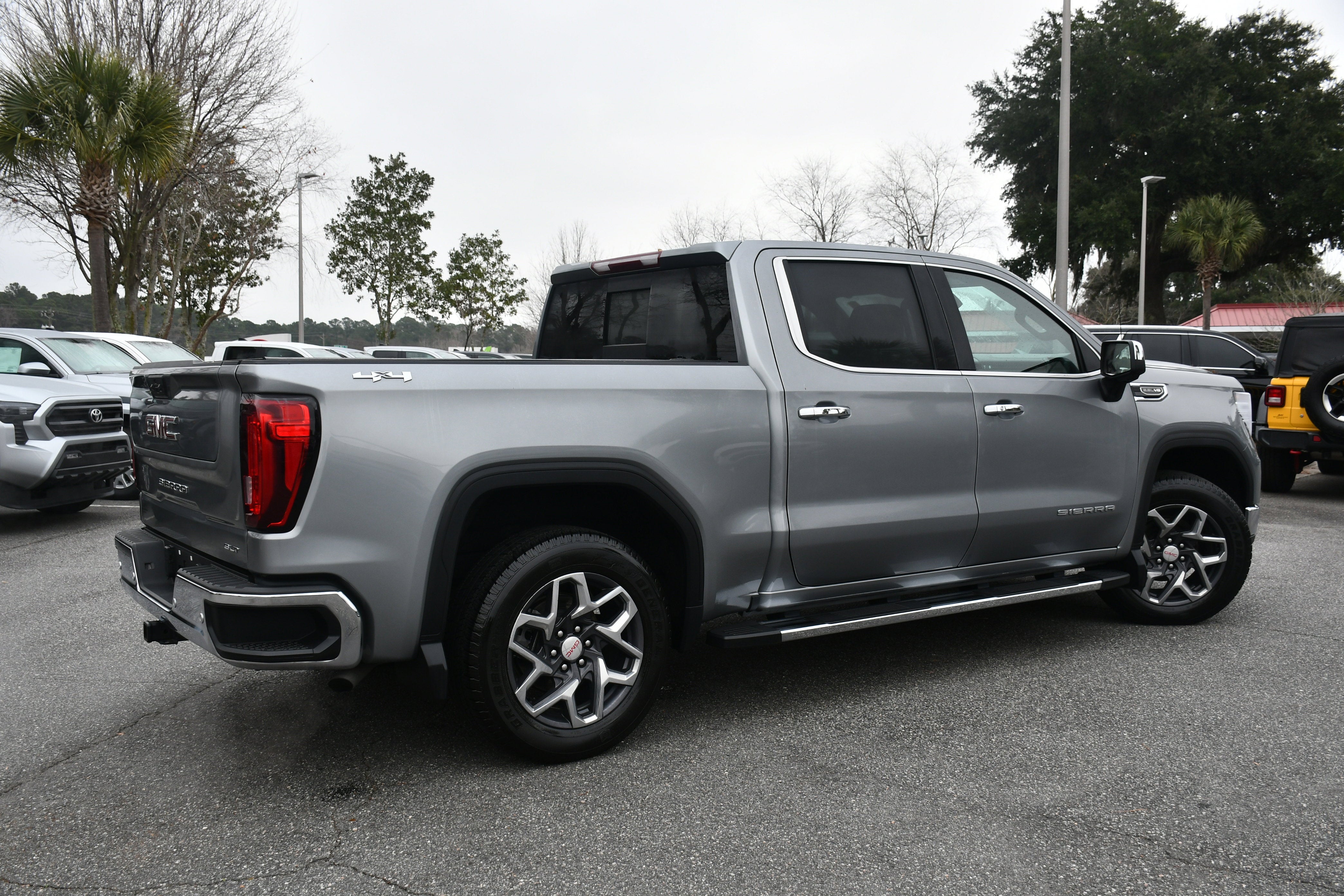 2023 GMC Sierra 1500 SLT