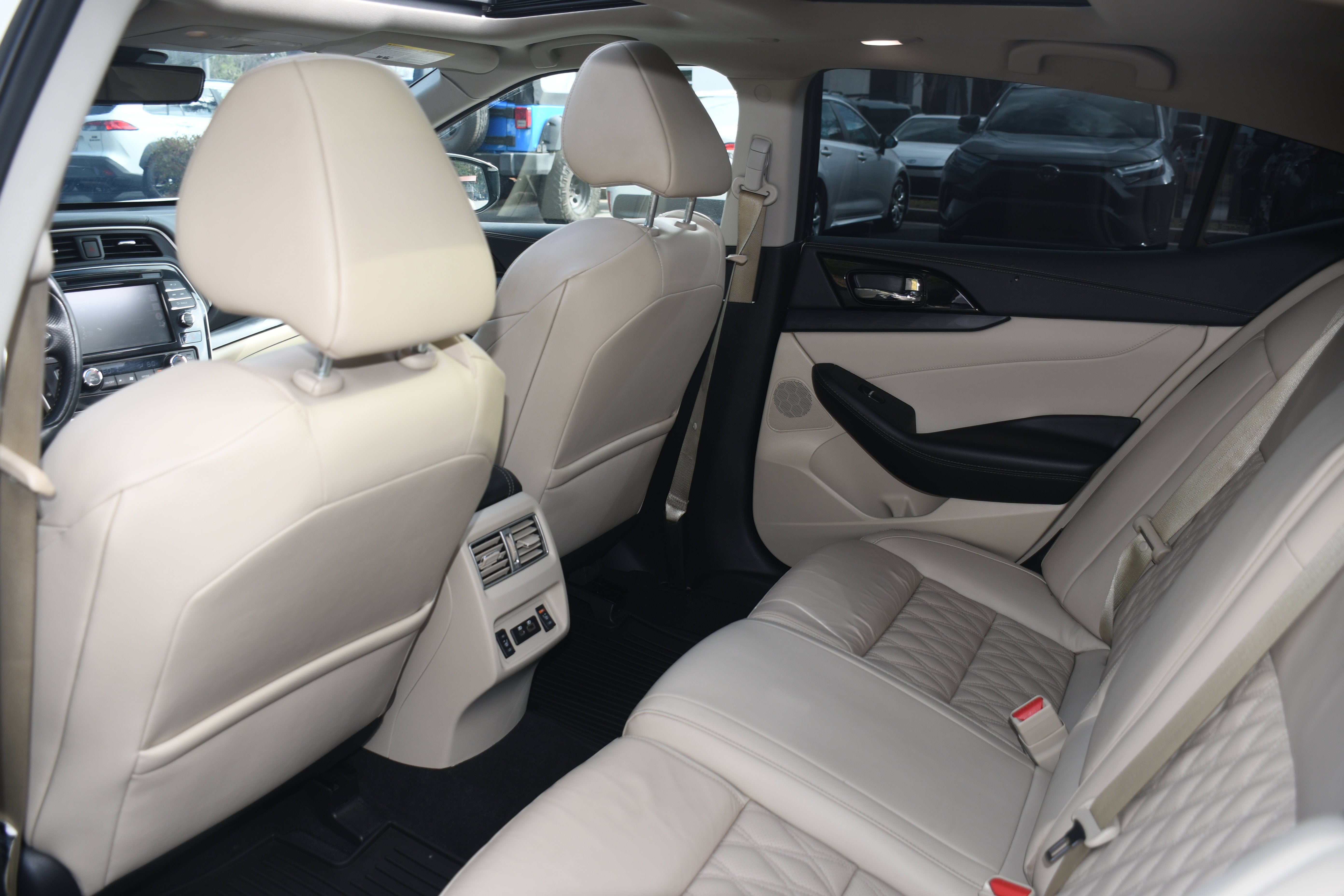 2023 Nissan Maxima Platinum