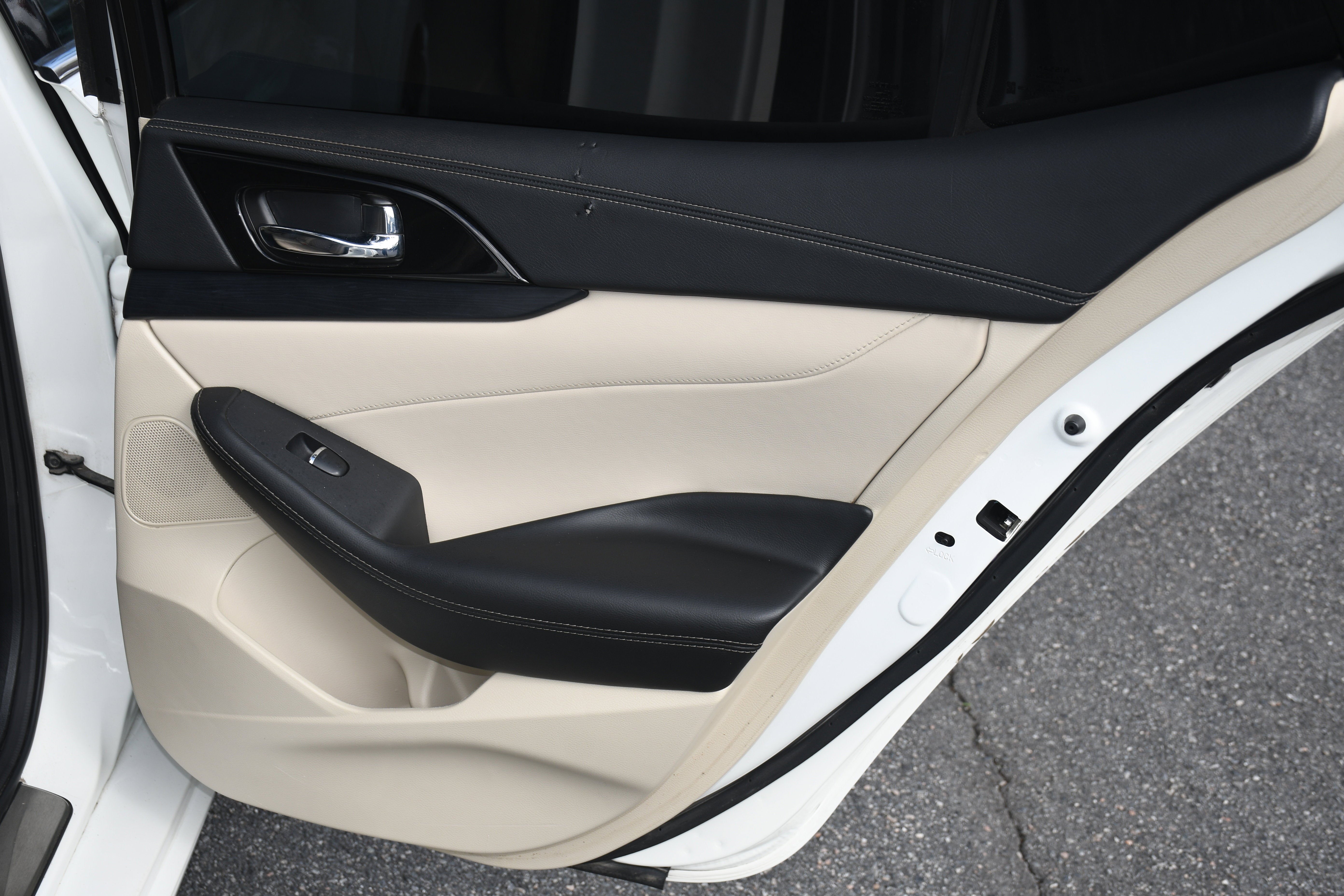 2023 Nissan Maxima Platinum