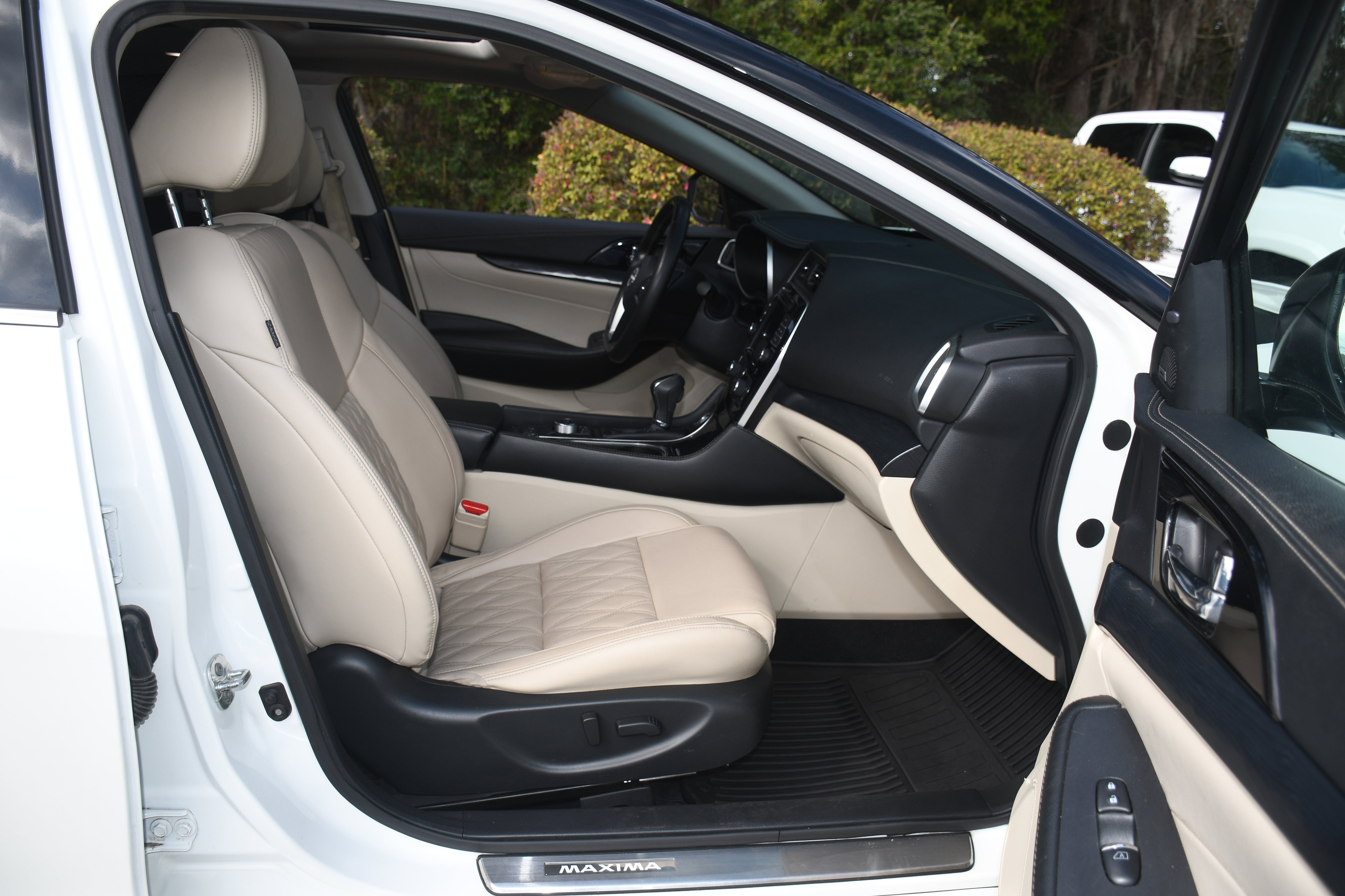 2023 Nissan Maxima Platinum