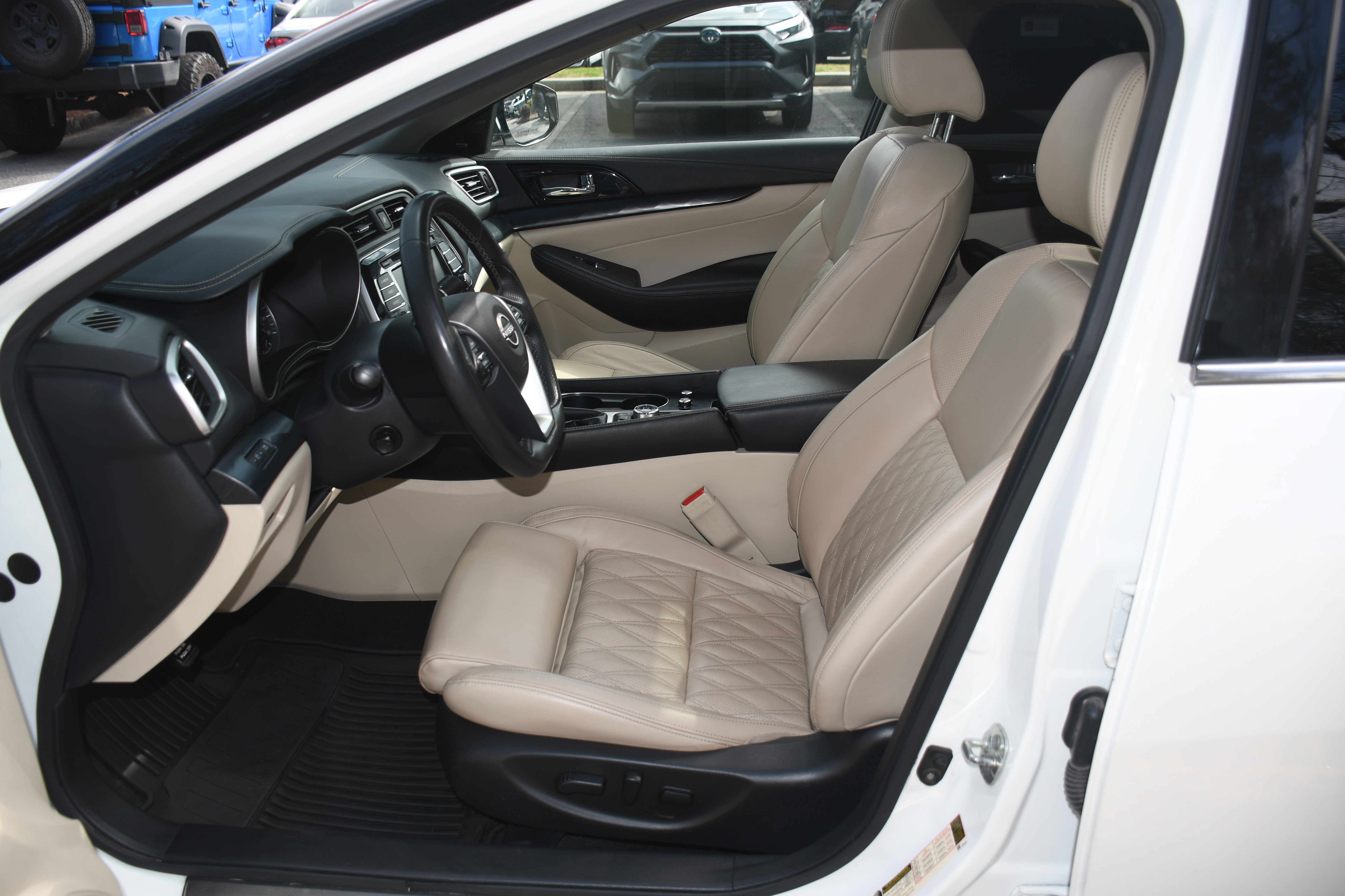 2023 Nissan Maxima Platinum