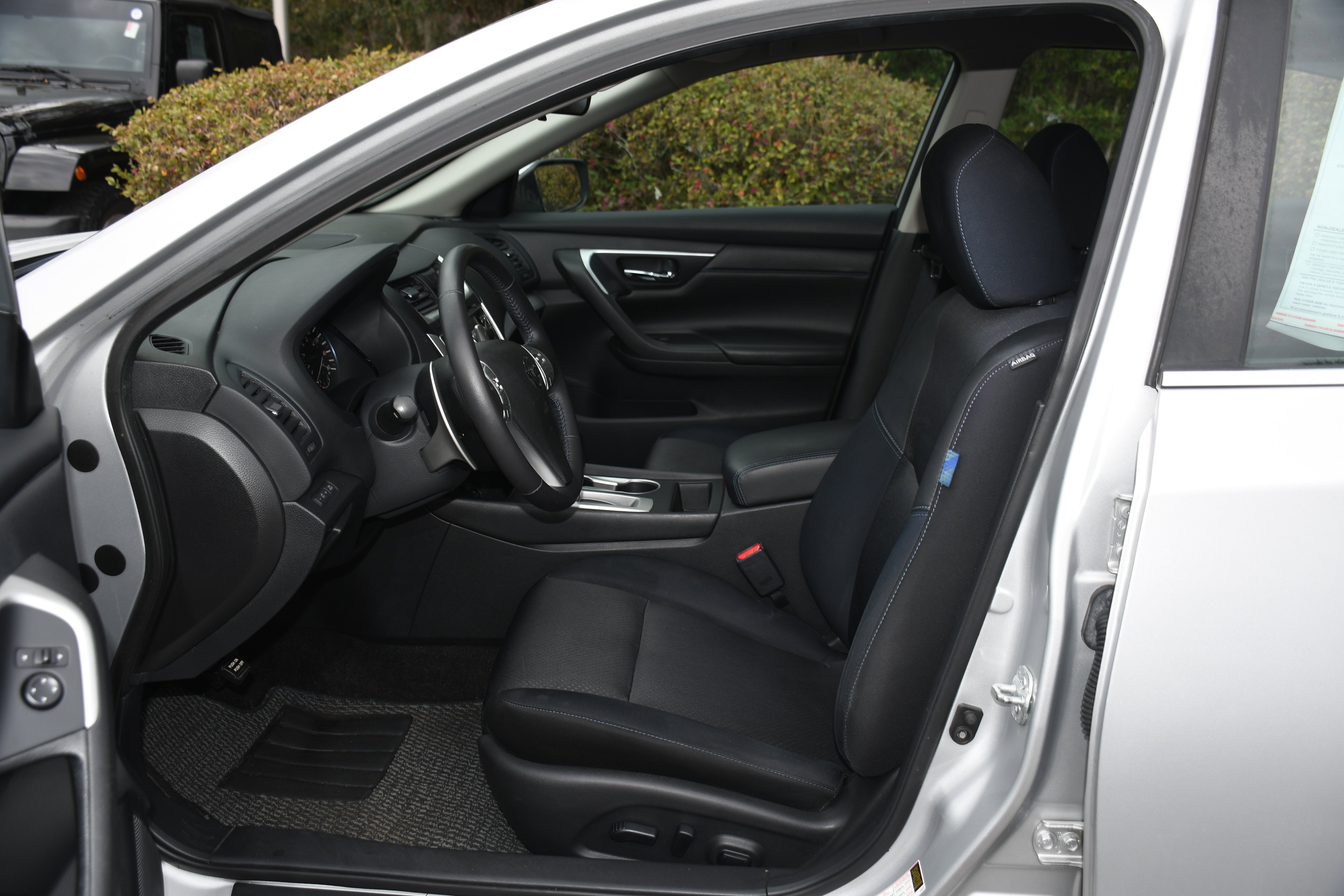 2016 Nissan Altima 2.5 SR