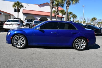 2019 Chrysler 300 Touring