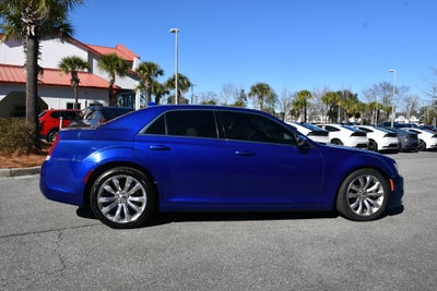 2019 Chrysler 300 Touring