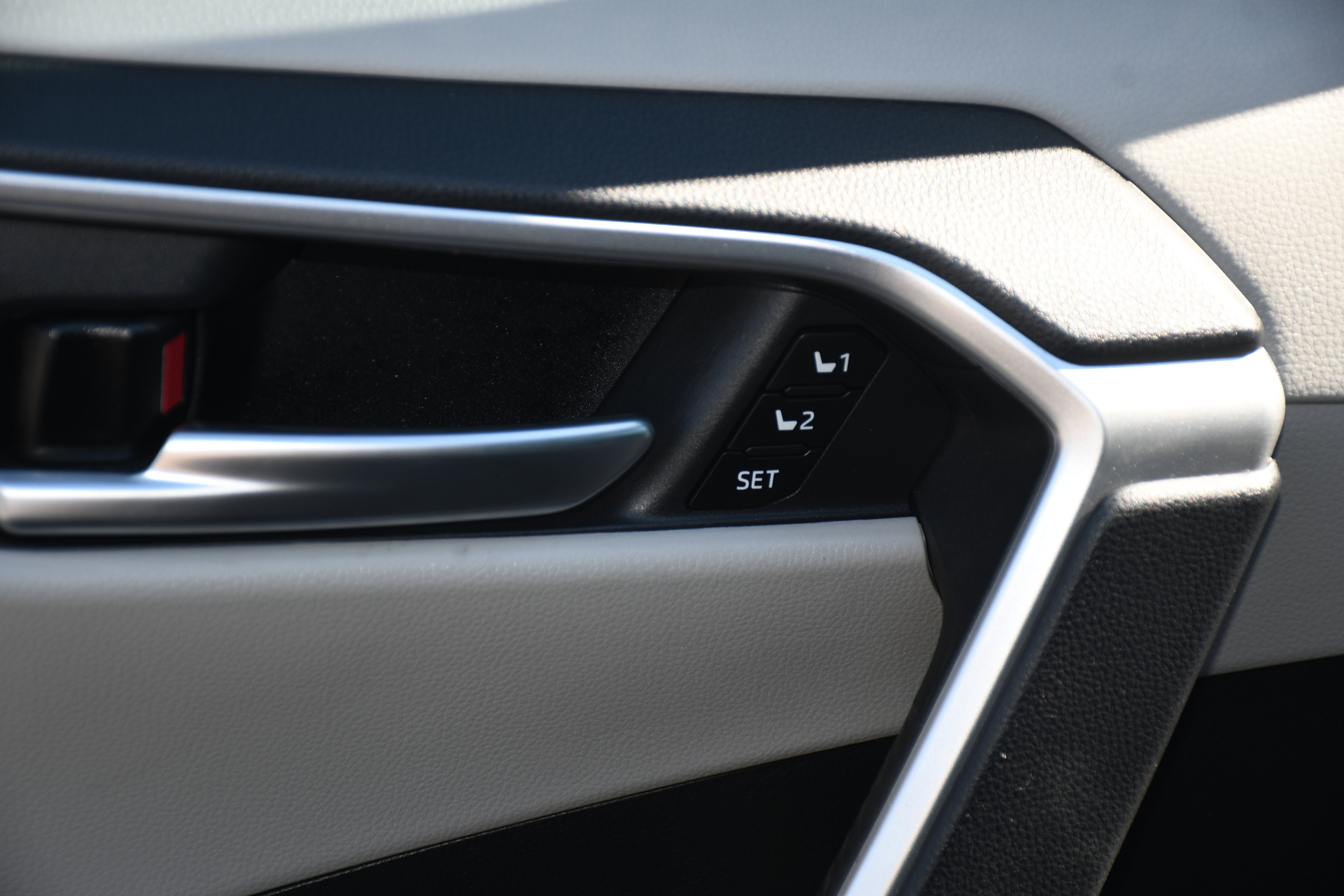 2025 Toyota RAV4 Hybrid XLE Premium