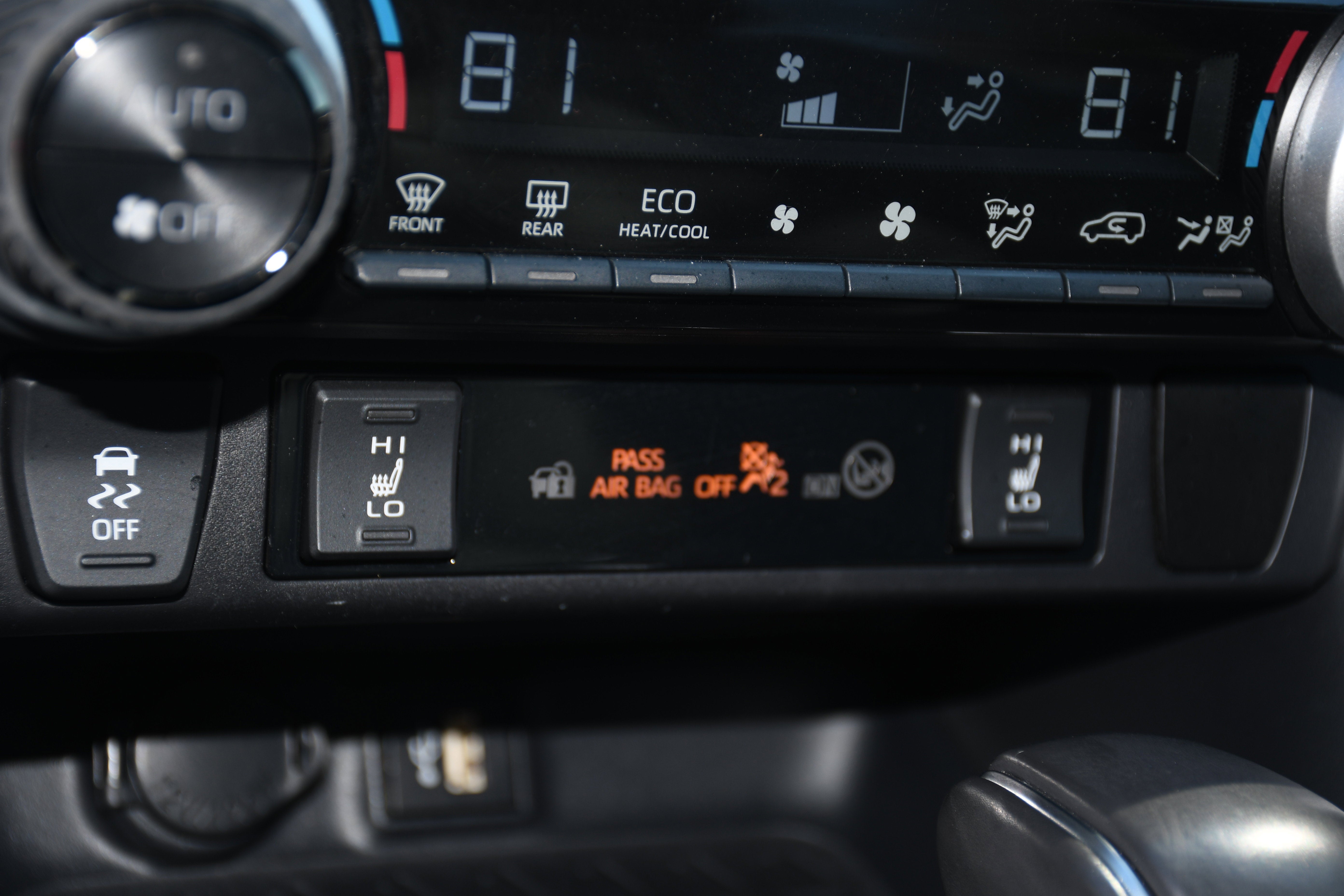 2025 Toyota RAV4 Hybrid XLE Premium