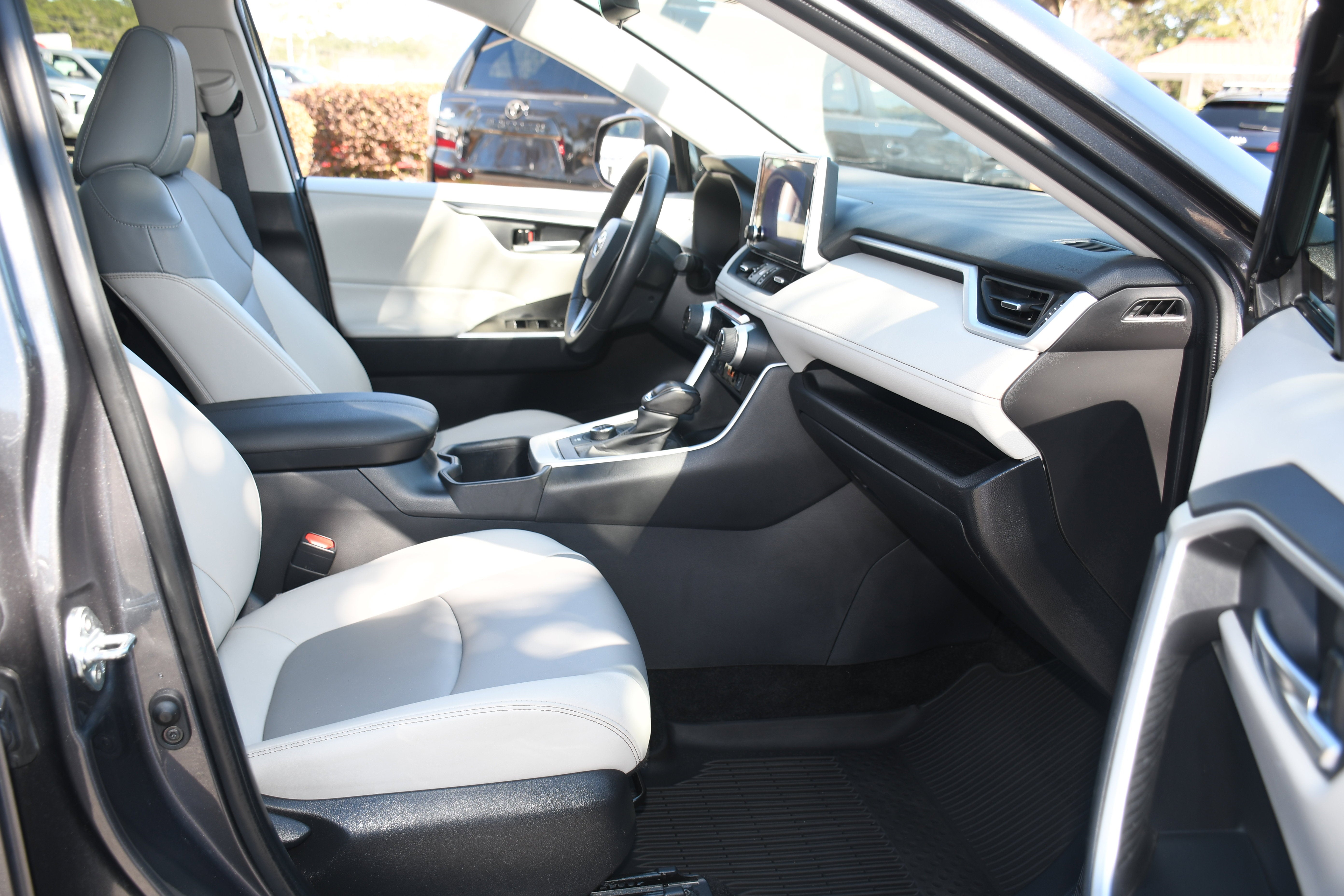 2025 Toyota RAV4 Hybrid XLE Premium