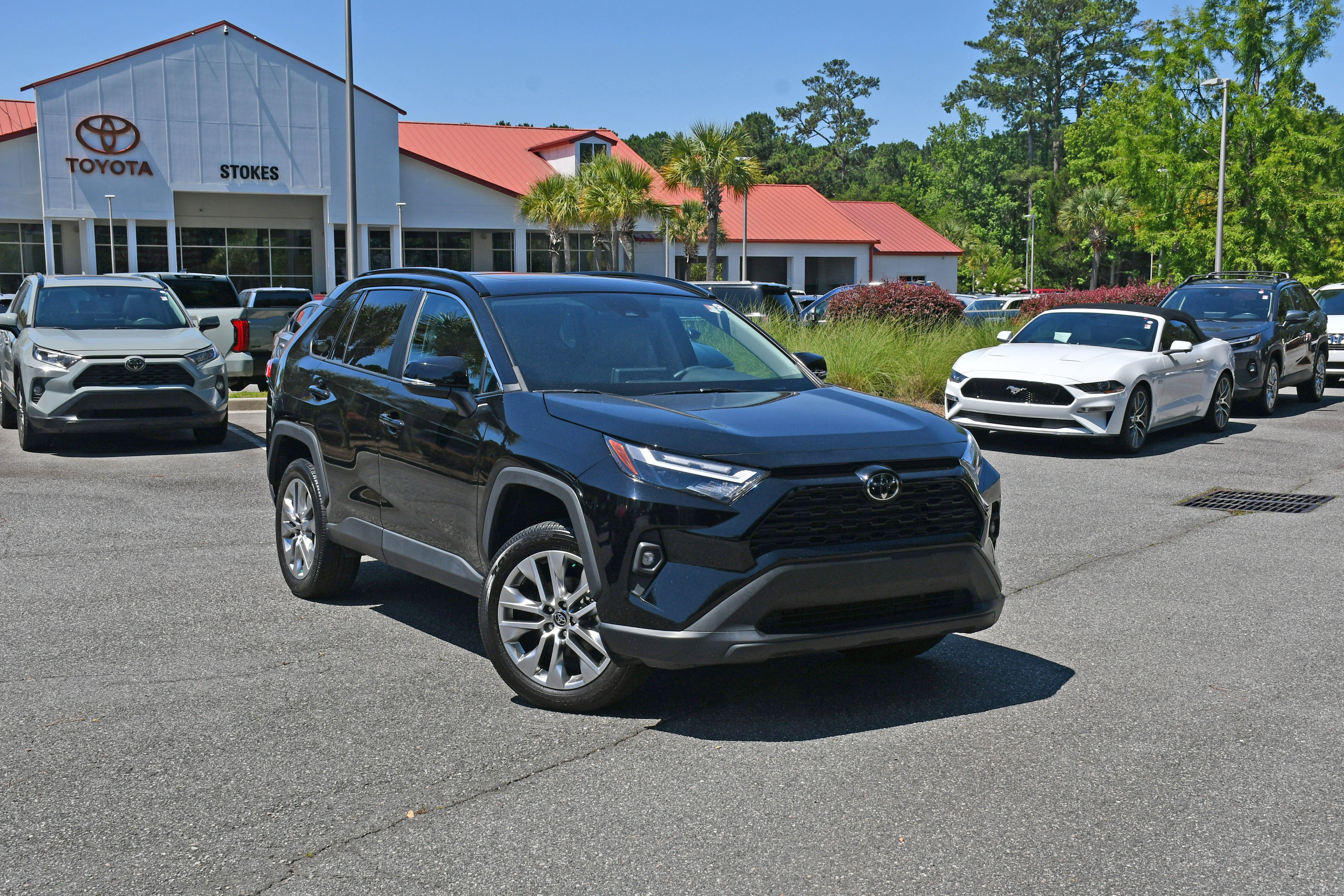 2023 Toyota RAV4 XLE Premium