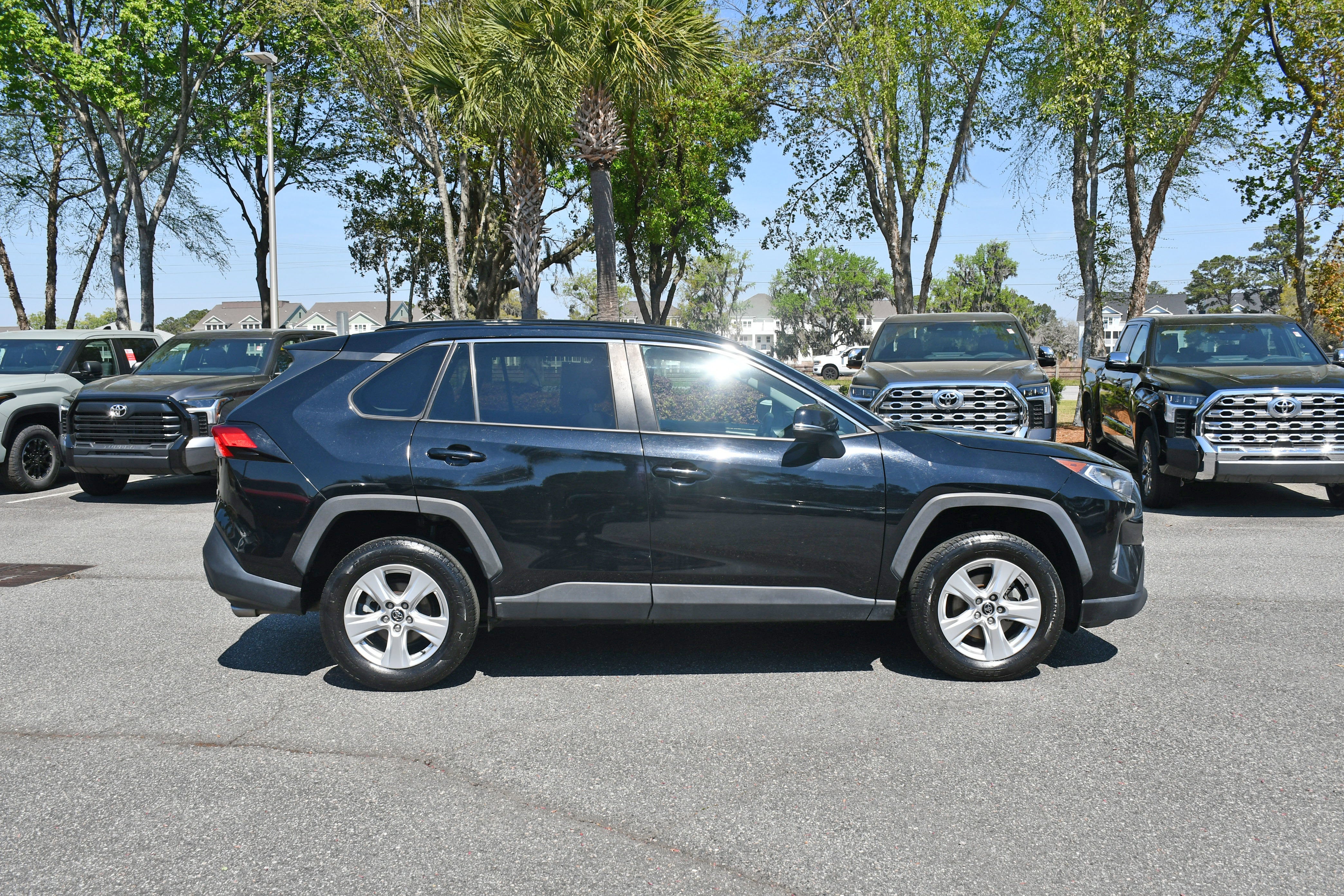 2020 Toyota RAV4 XLE