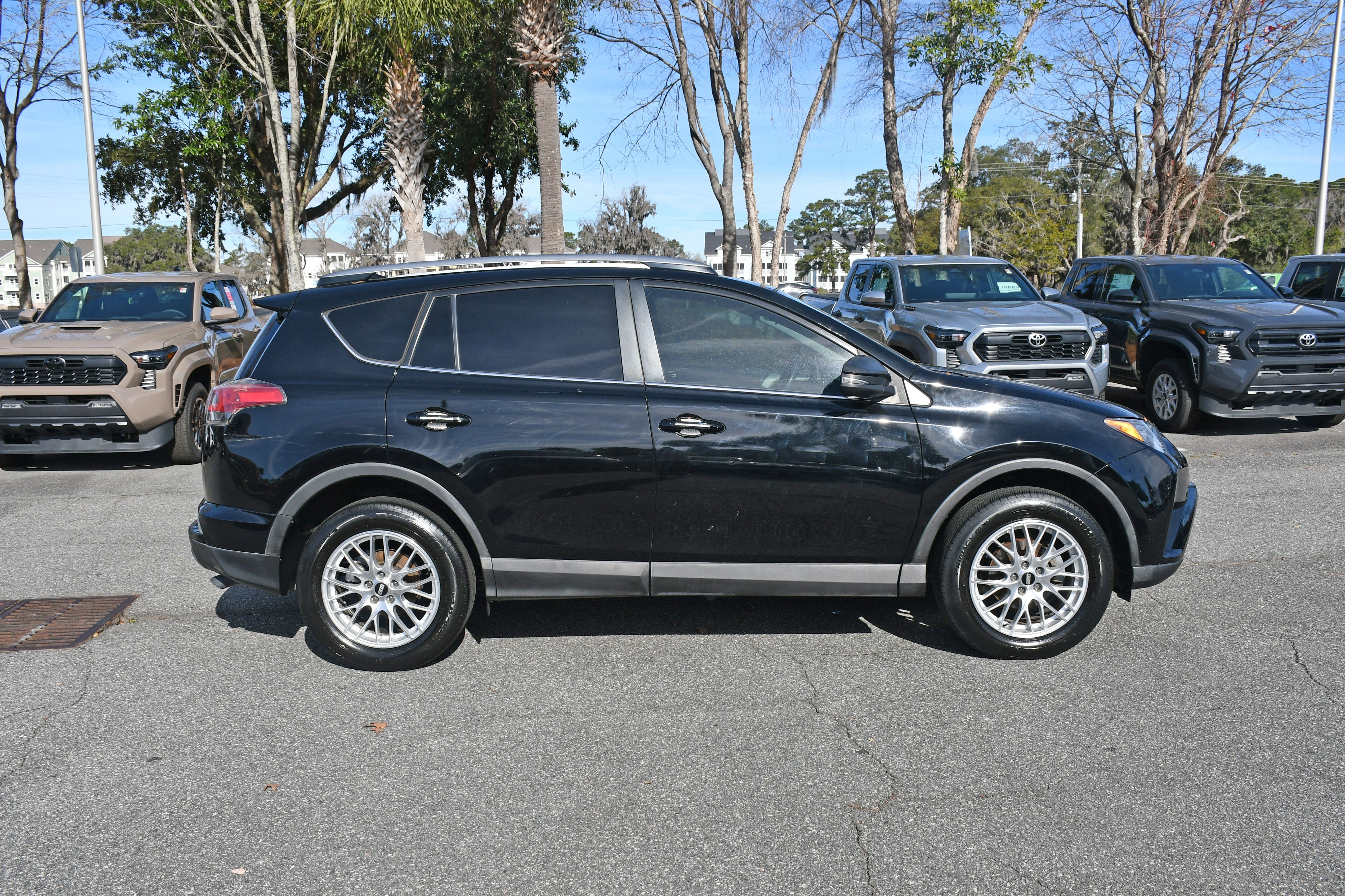 2017 Toyota RAV4 XLE