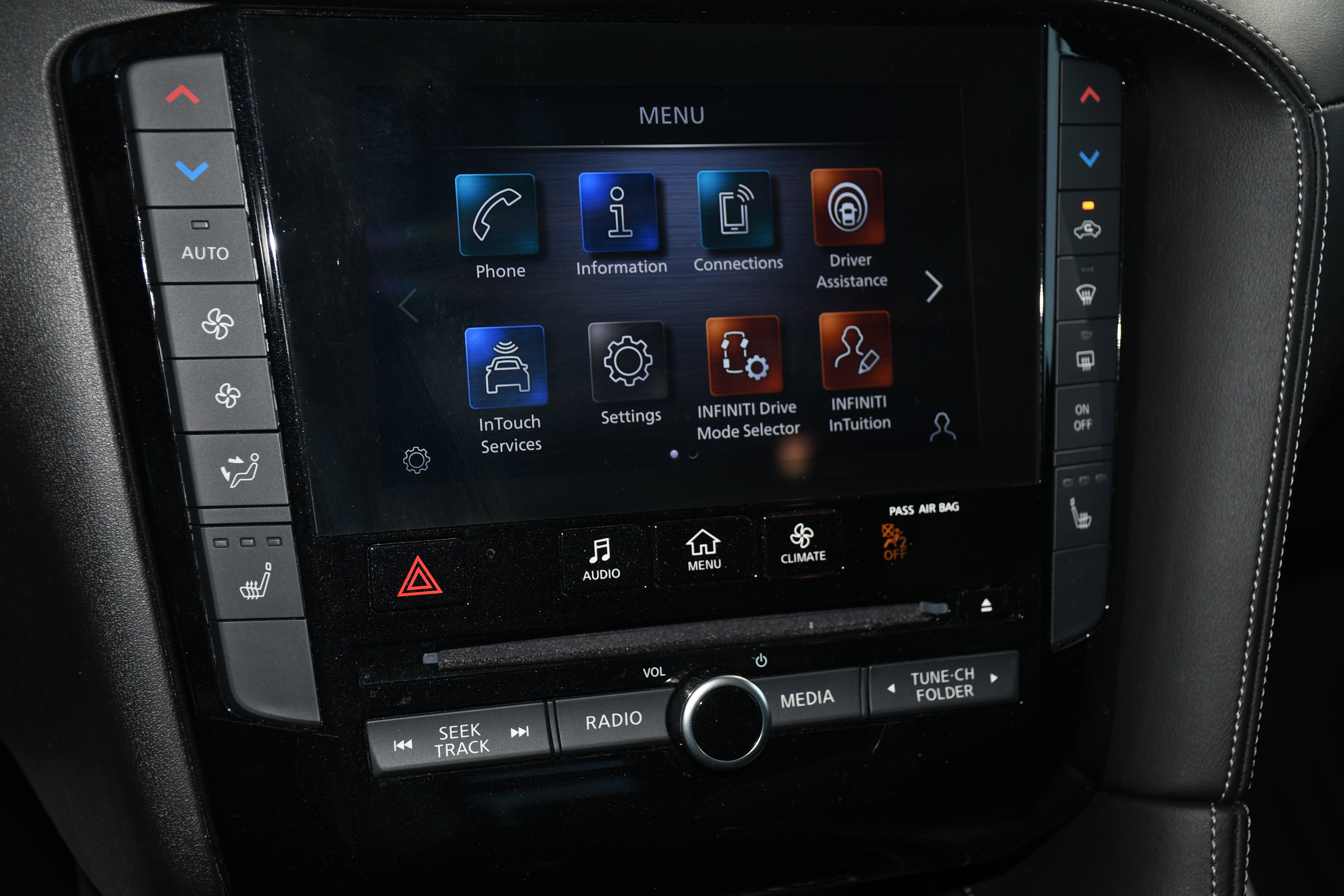 2024 INFINITI QX50 LUXE