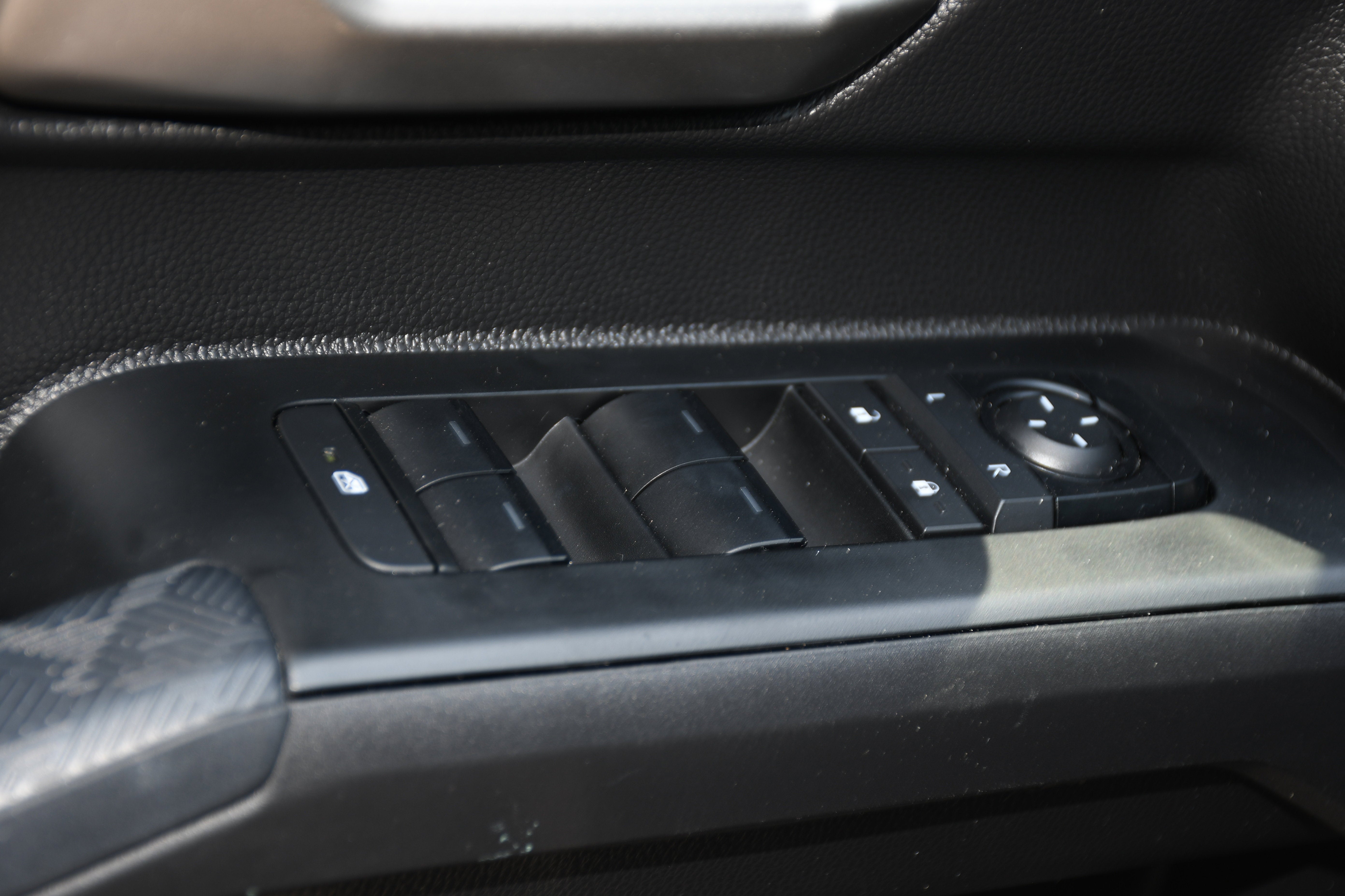 2025 Toyota Tacoma TRD OFF ROAD HYBR