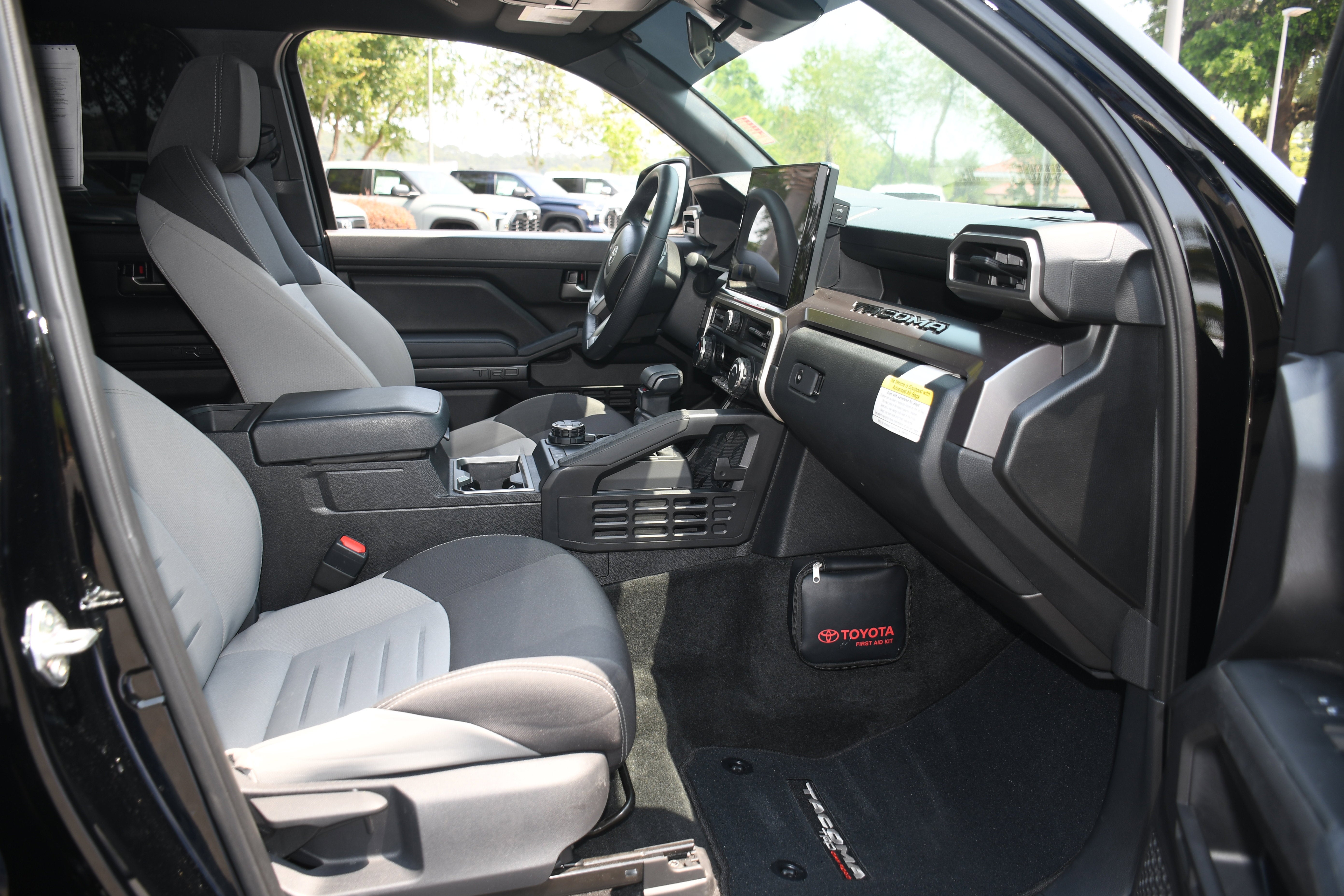 2025 Toyota Tacoma TRD OFF ROAD HYBR