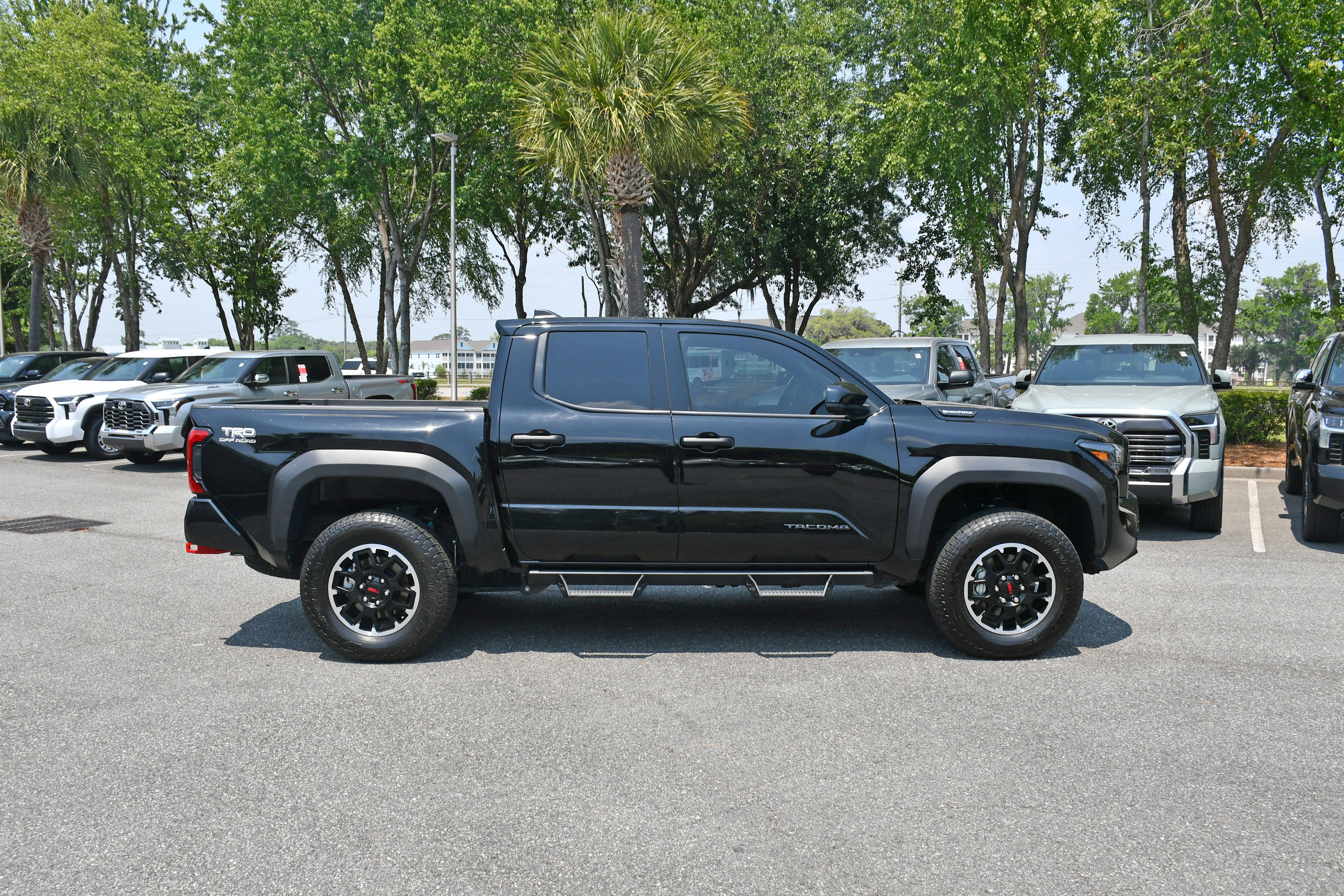 2025 Toyota Tacoma TRD OFF ROAD HYBR
