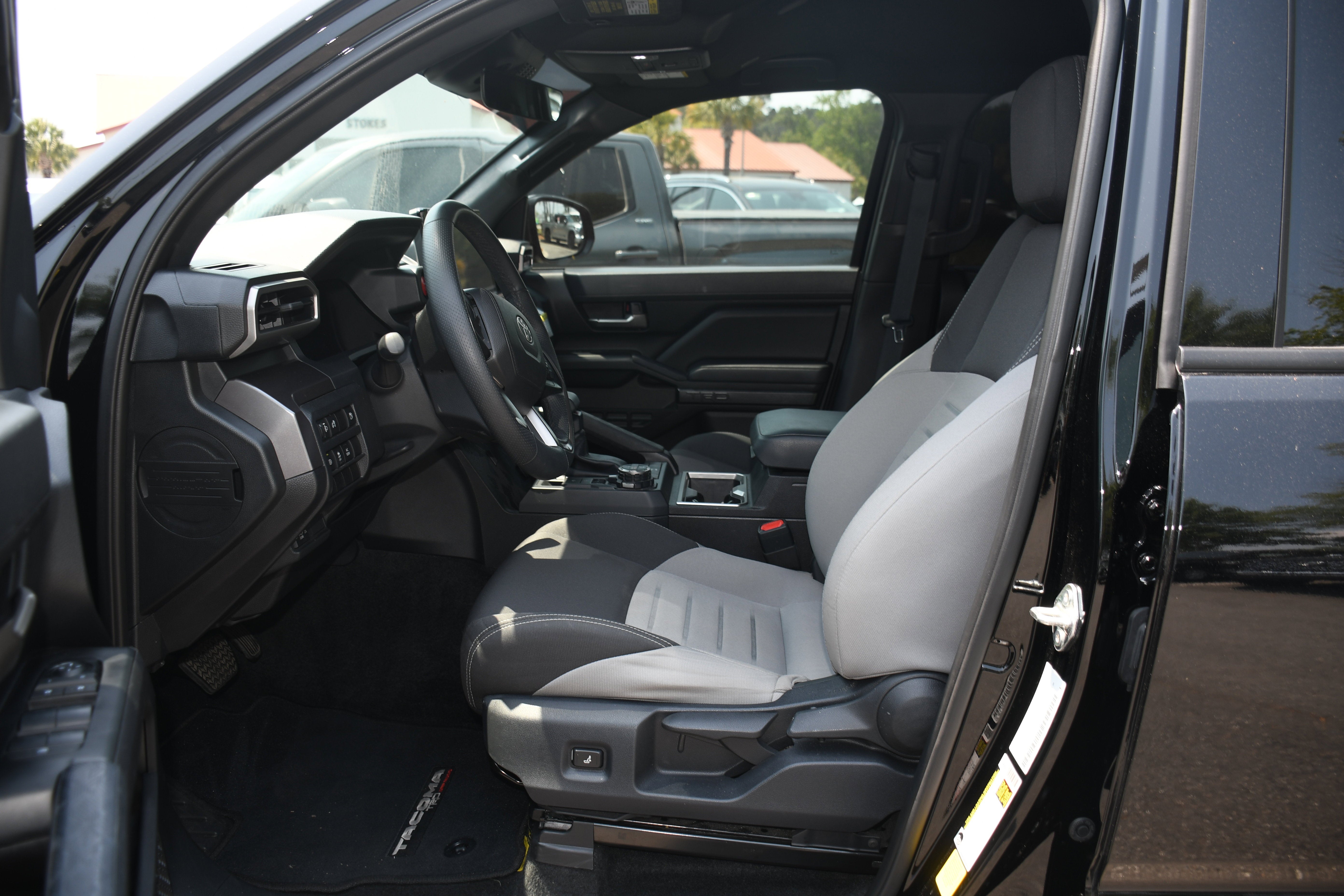 2025 Toyota Tacoma TRD OFF ROAD HYBR