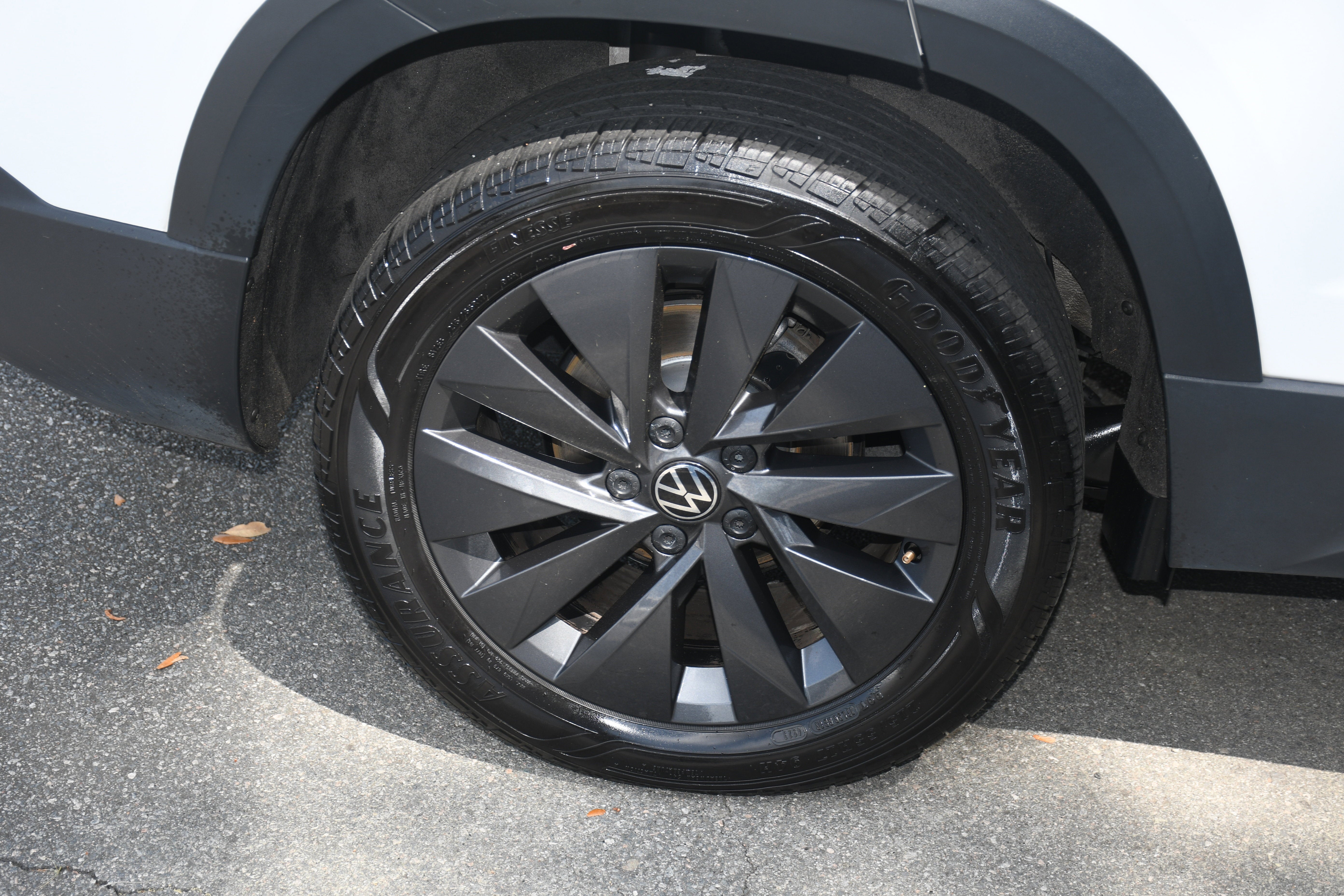 2024 Volkswagen Taos S