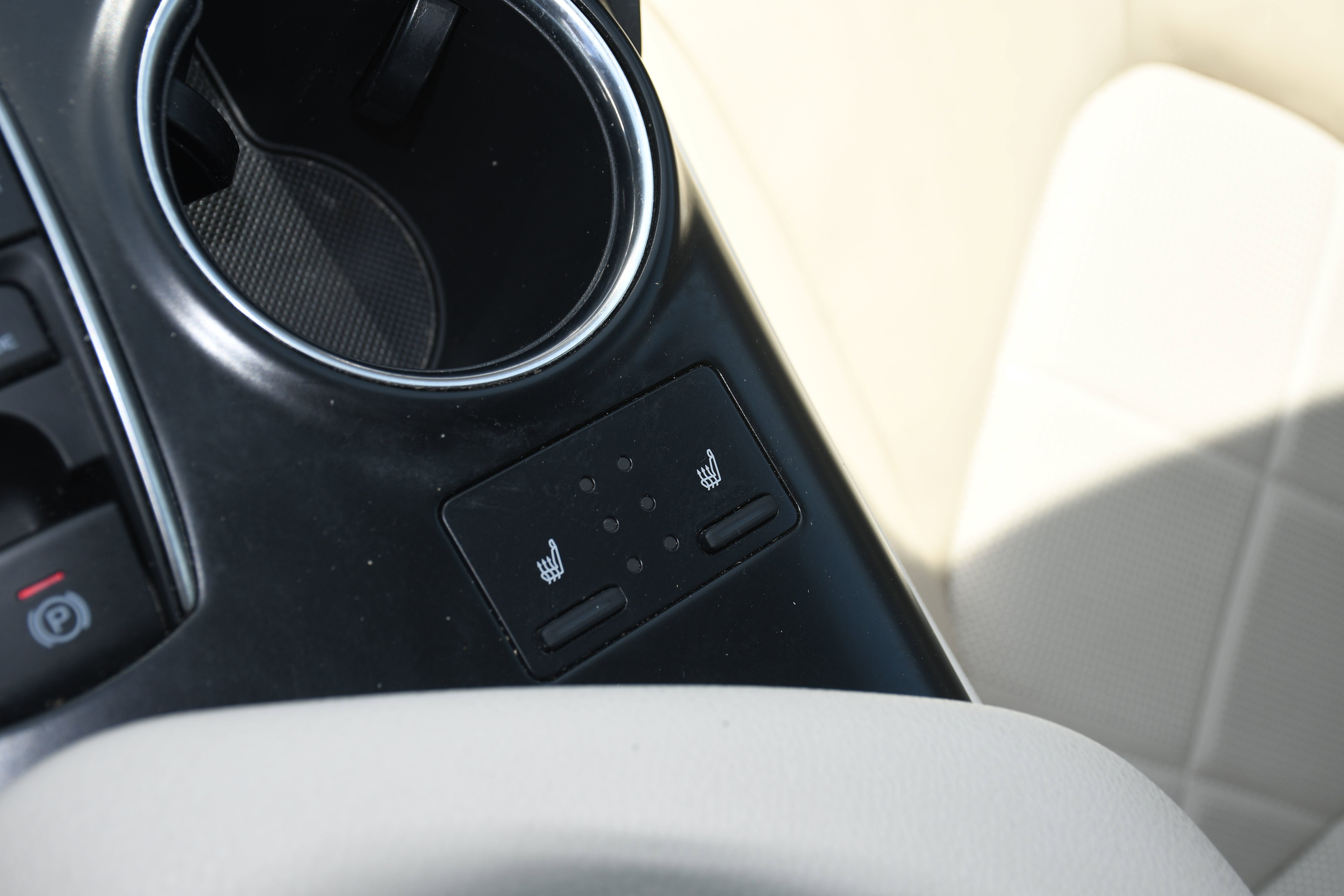 2019 Toyota Camry Hybrid LE