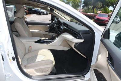 2019 Toyota Camry Hybrid LE