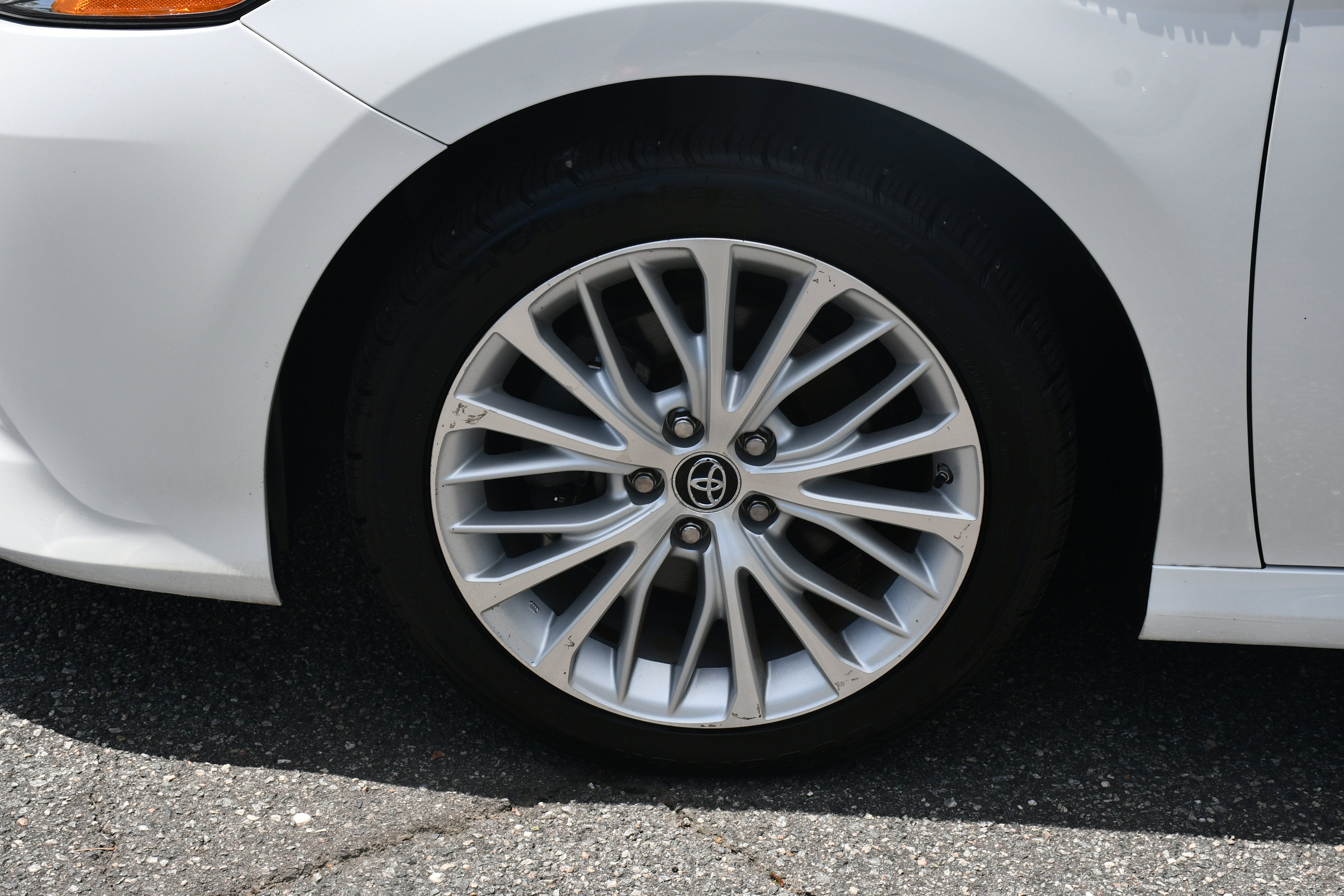 2019 Toyota Camry Hybrid LE