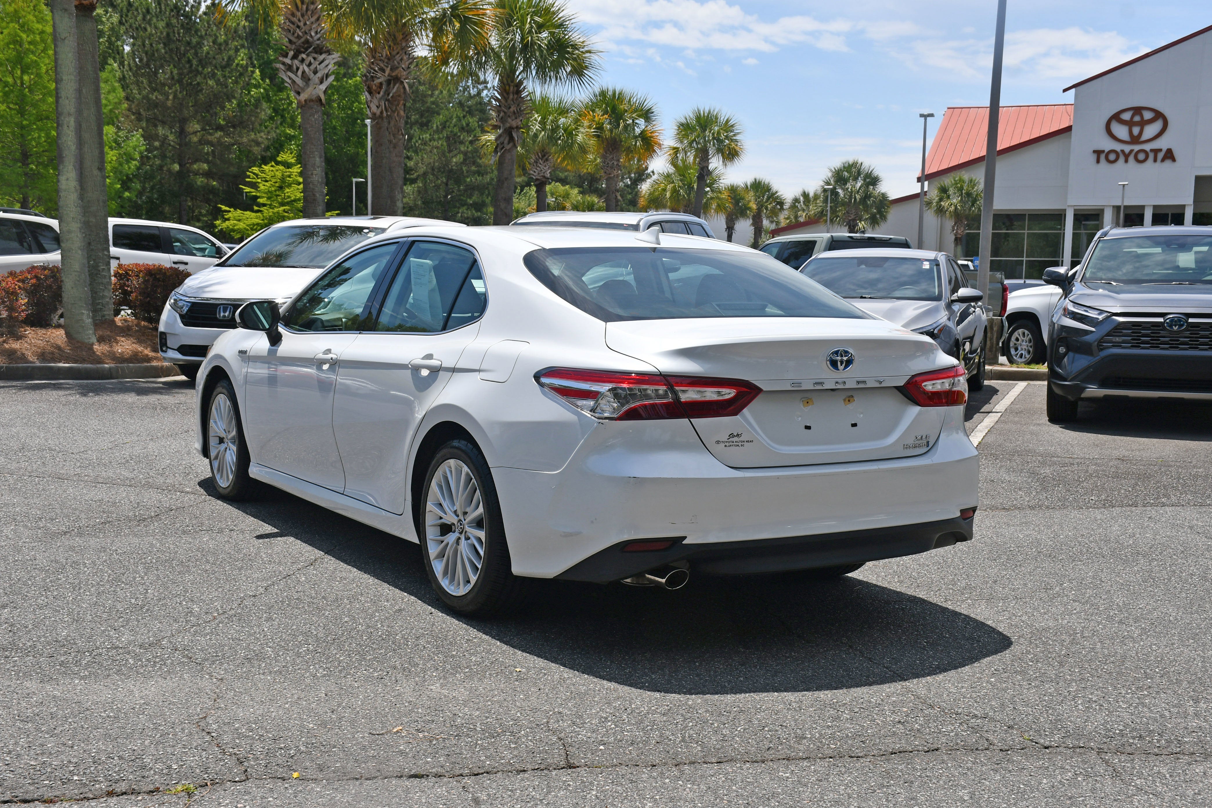 2019 Toyota Camry Hybrid LE