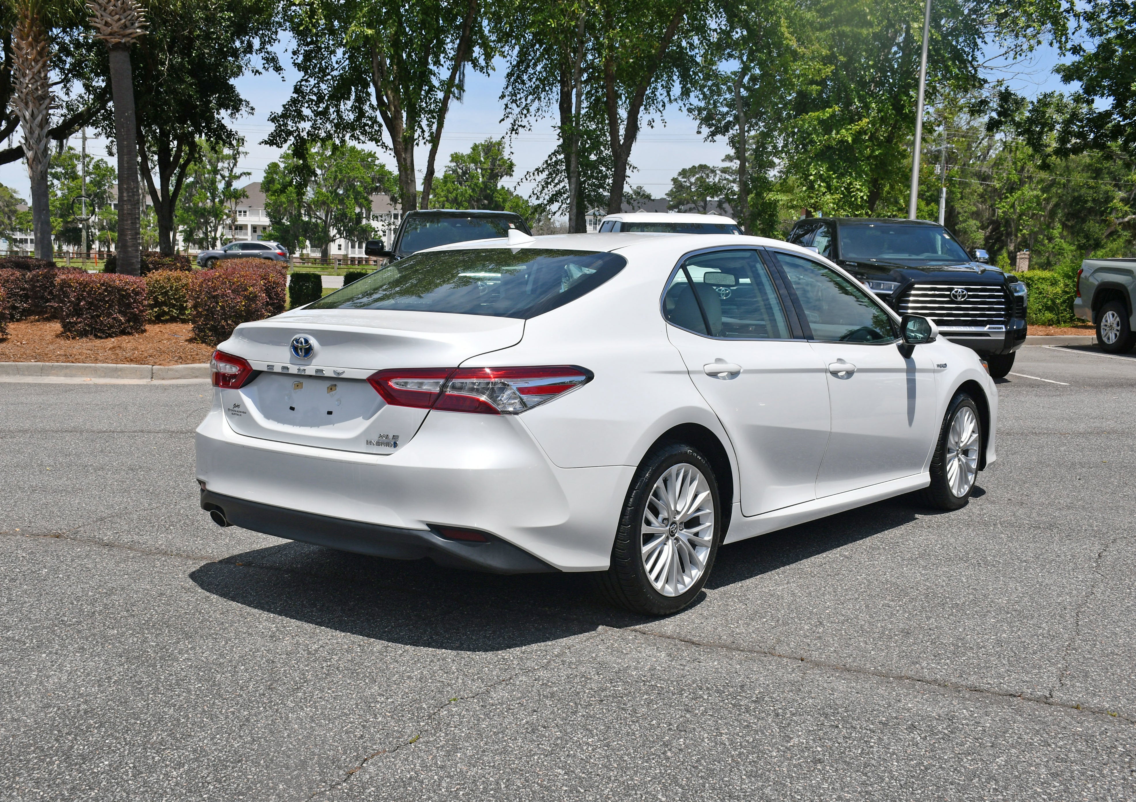 2019 Toyota Camry Hybrid LE
