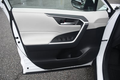 2025 Toyota RAV4 Hybrid XLE Premium