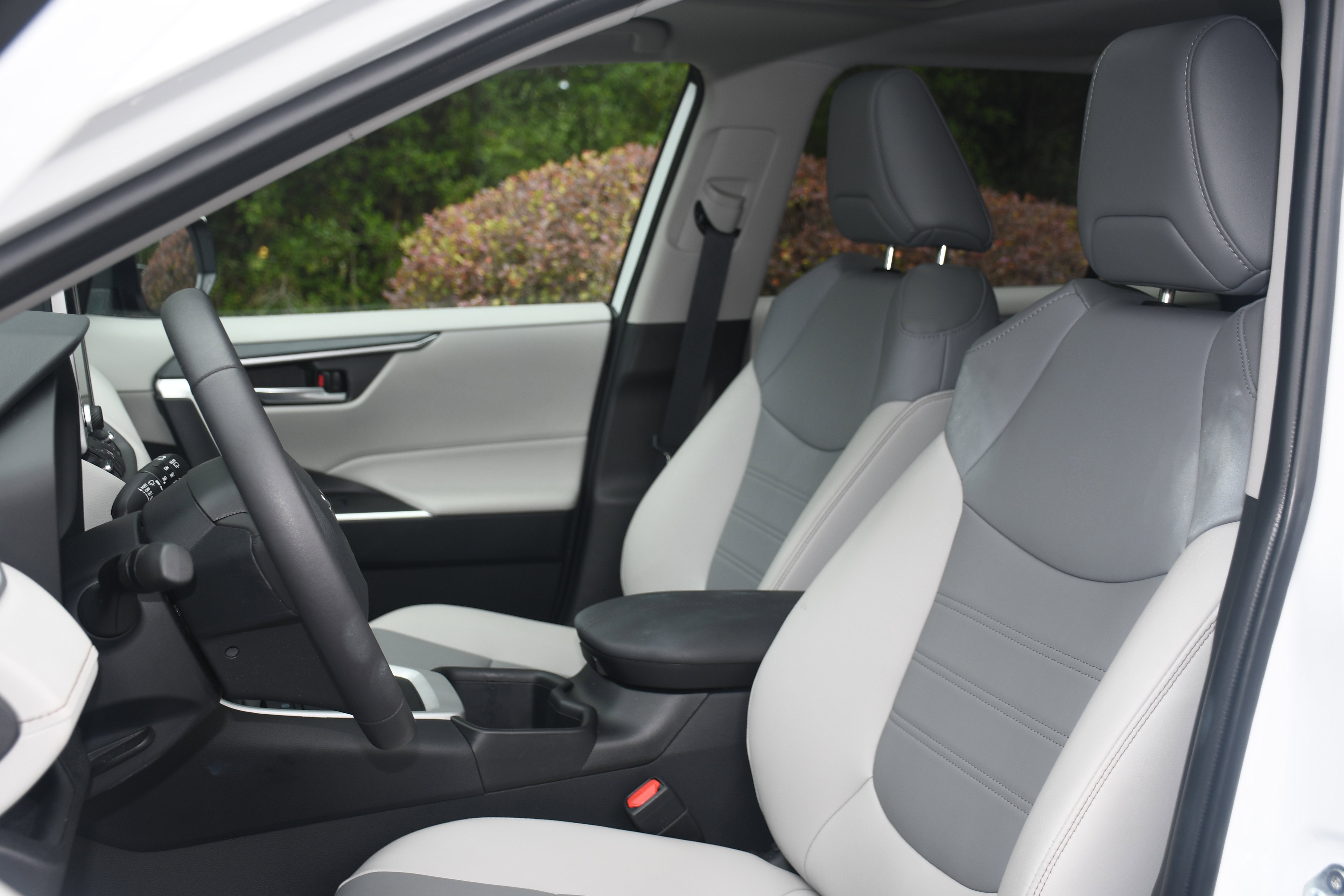 2025 Toyota RAV4 Hybrid XLE Premium