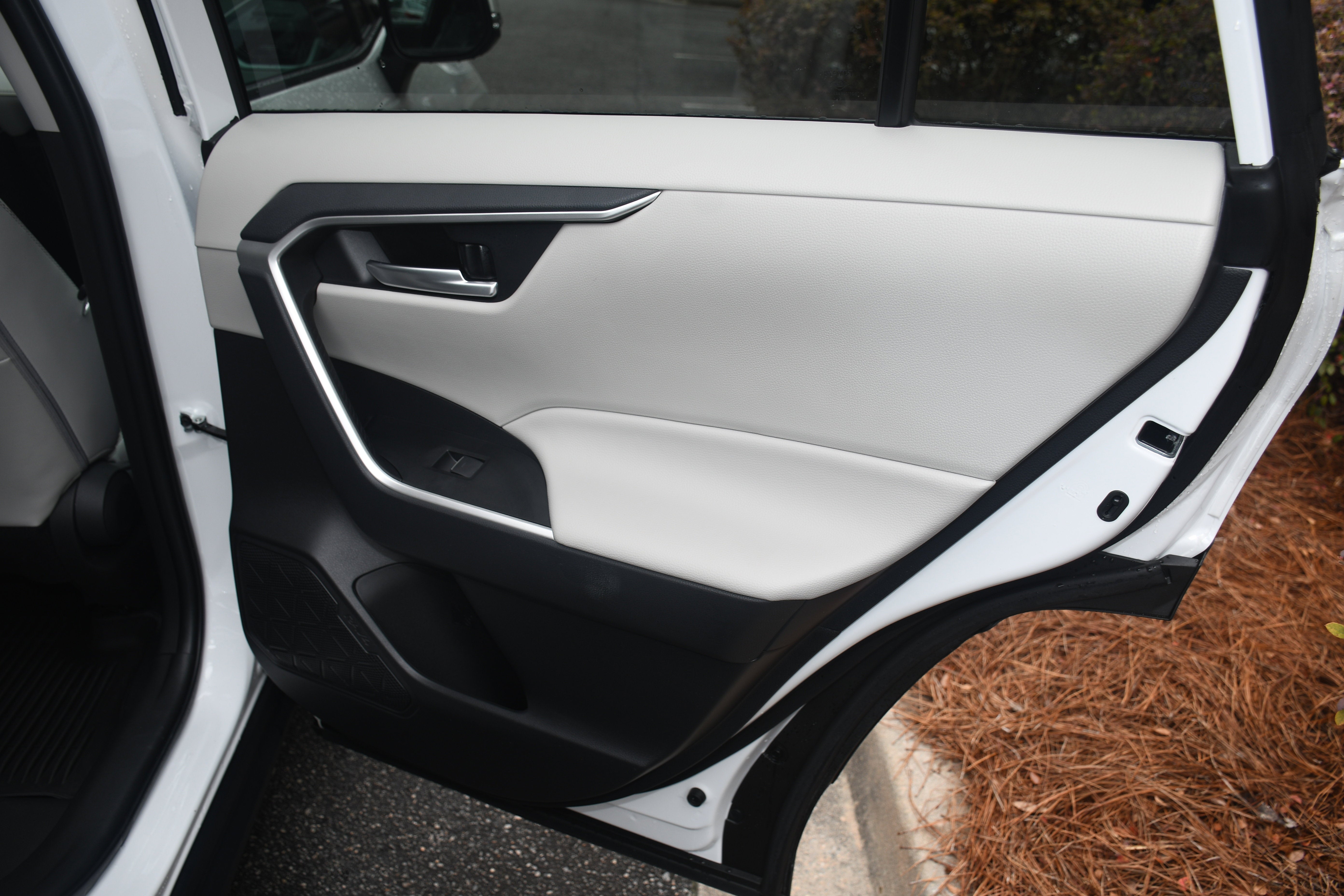 2025 Toyota RAV4 Hybrid XLE Premium