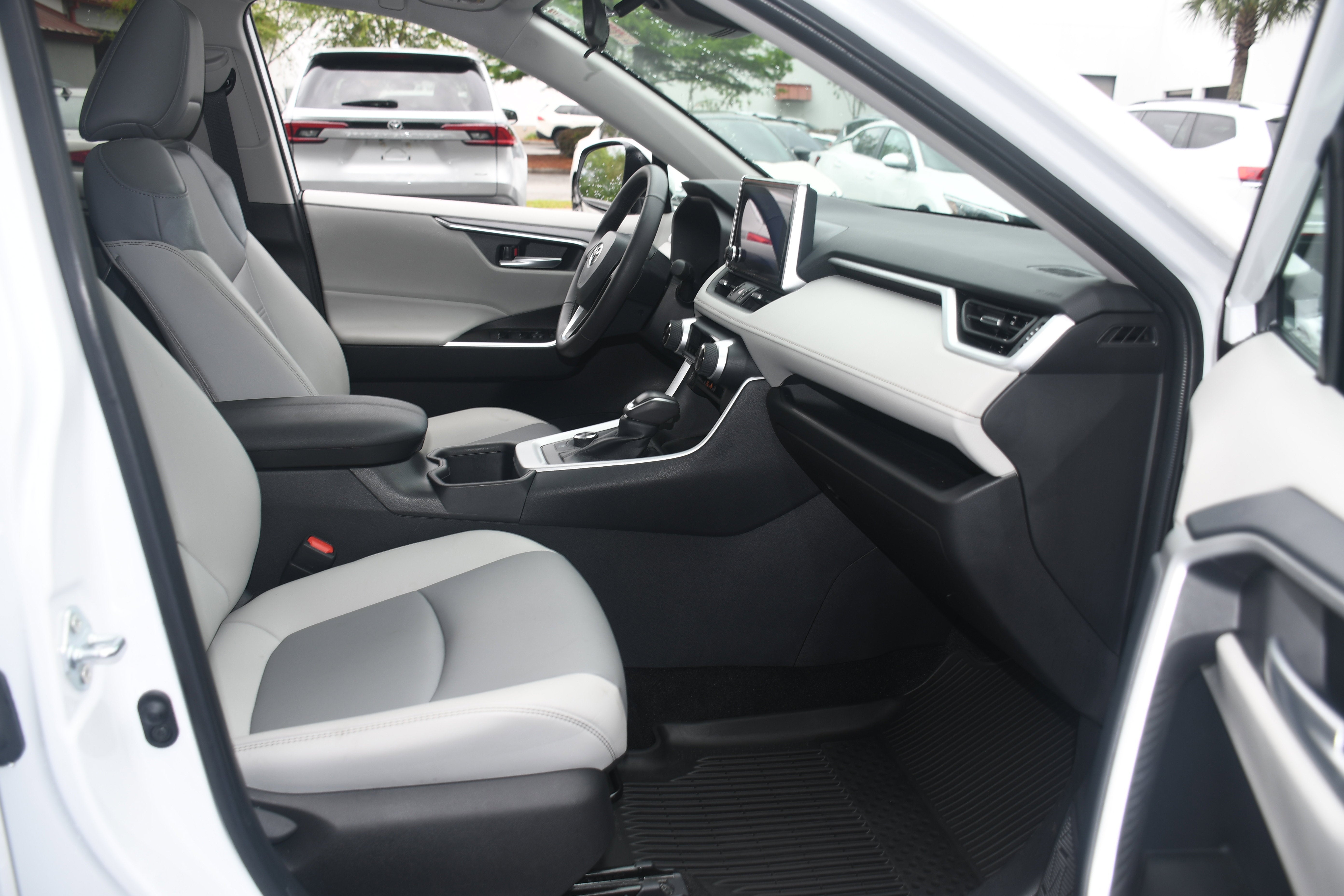 2025 Toyota RAV4 Hybrid XLE Premium