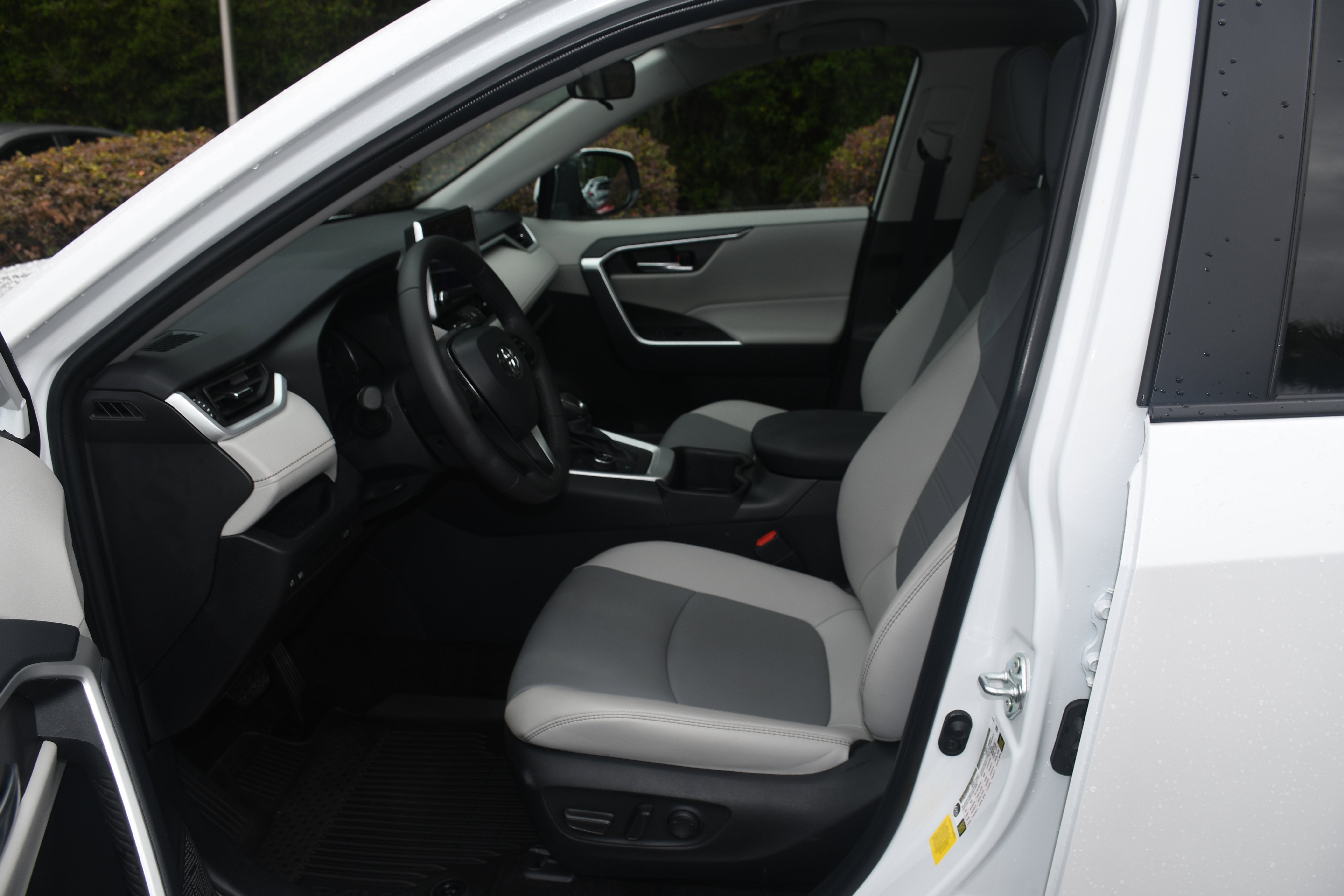 2025 Toyota RAV4 Hybrid XLE Premium