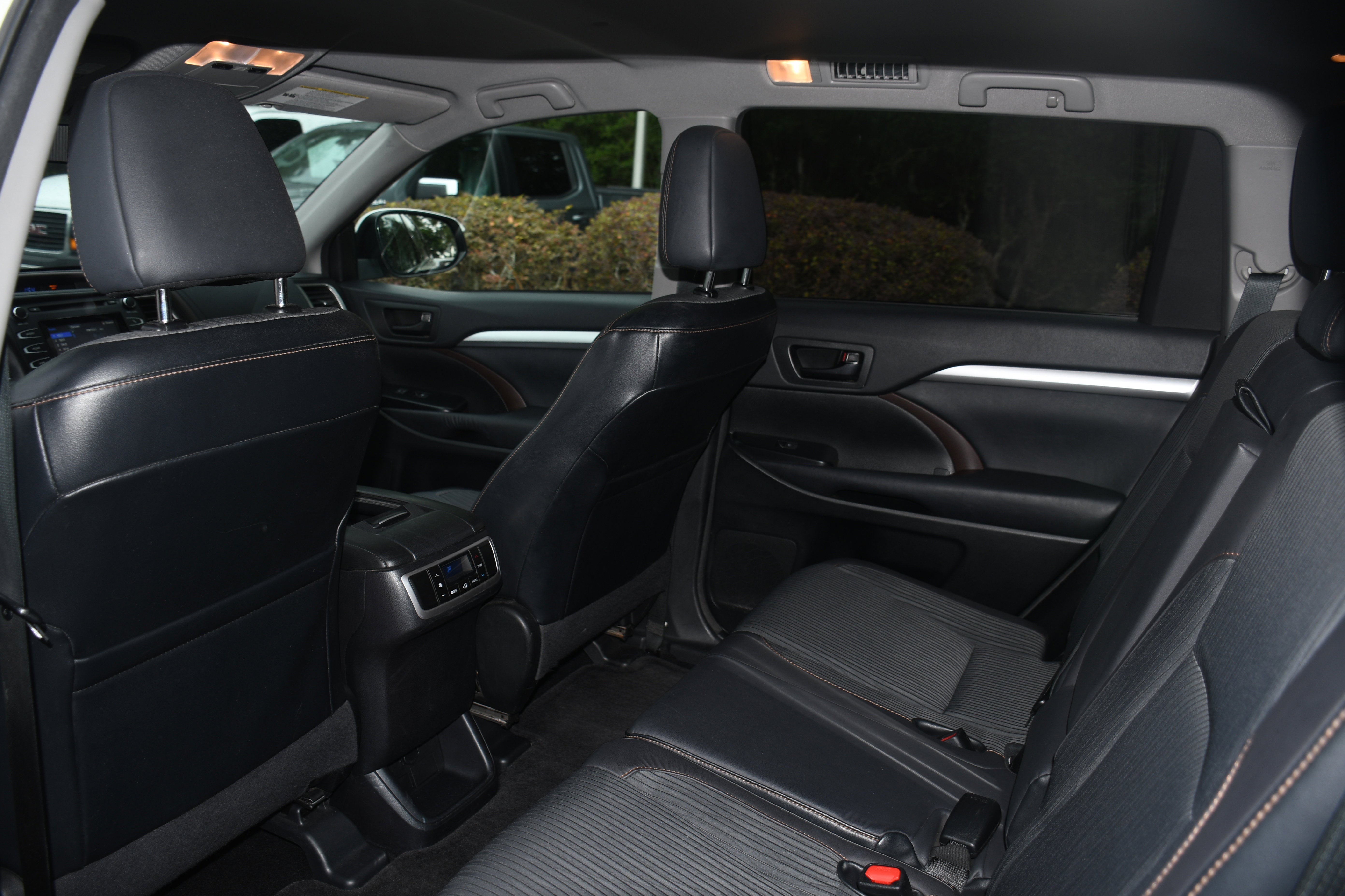 2015 Toyota Highlander LE
