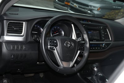 2015 Toyota Highlander LE