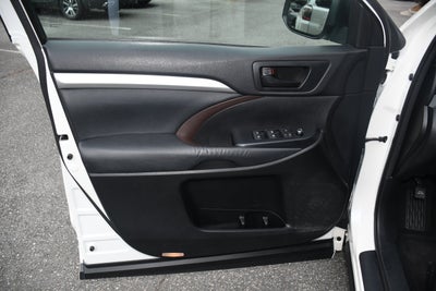 2015 Toyota Highlander LE
