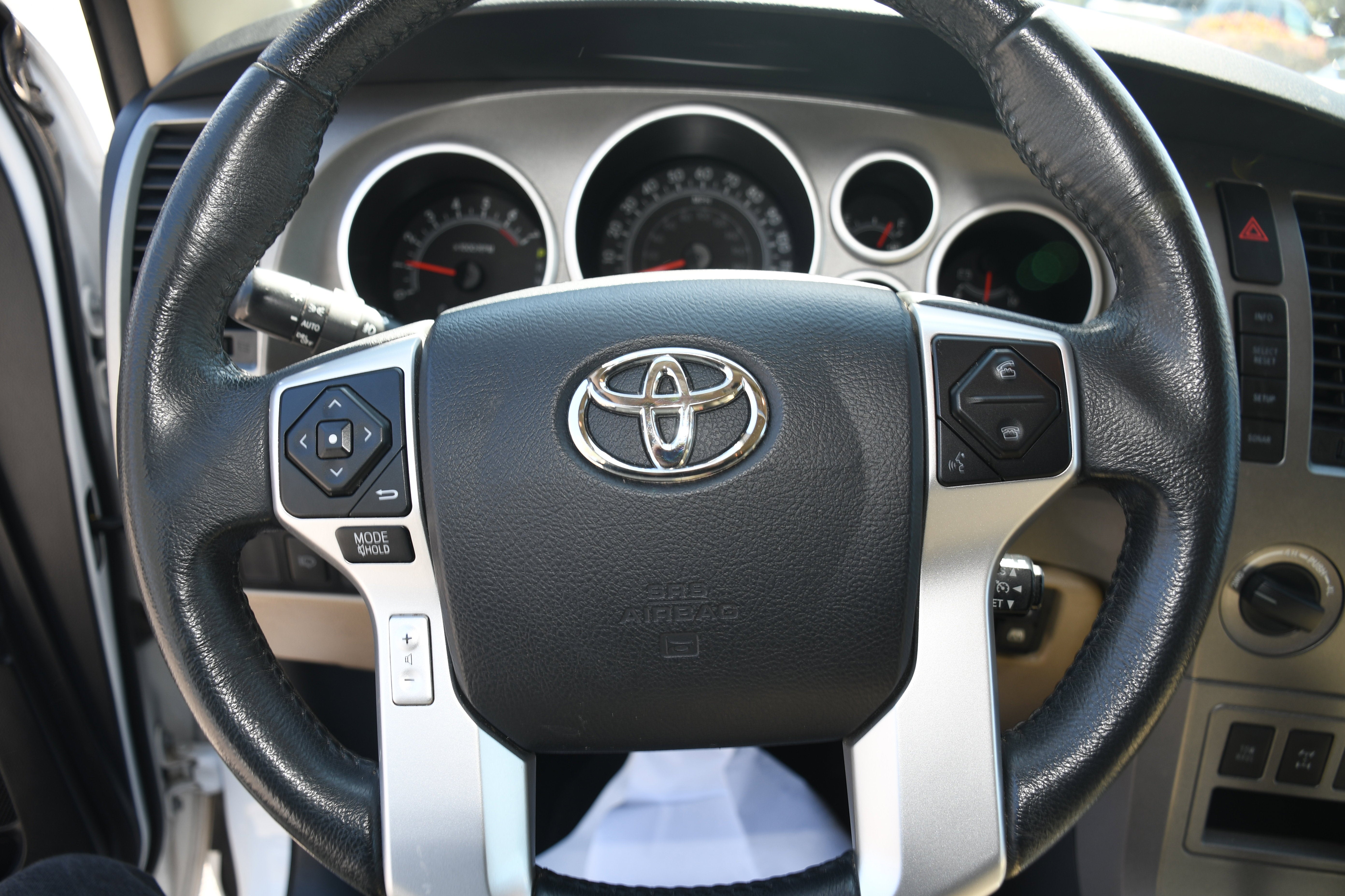 2016 Toyota Sequoia SR5