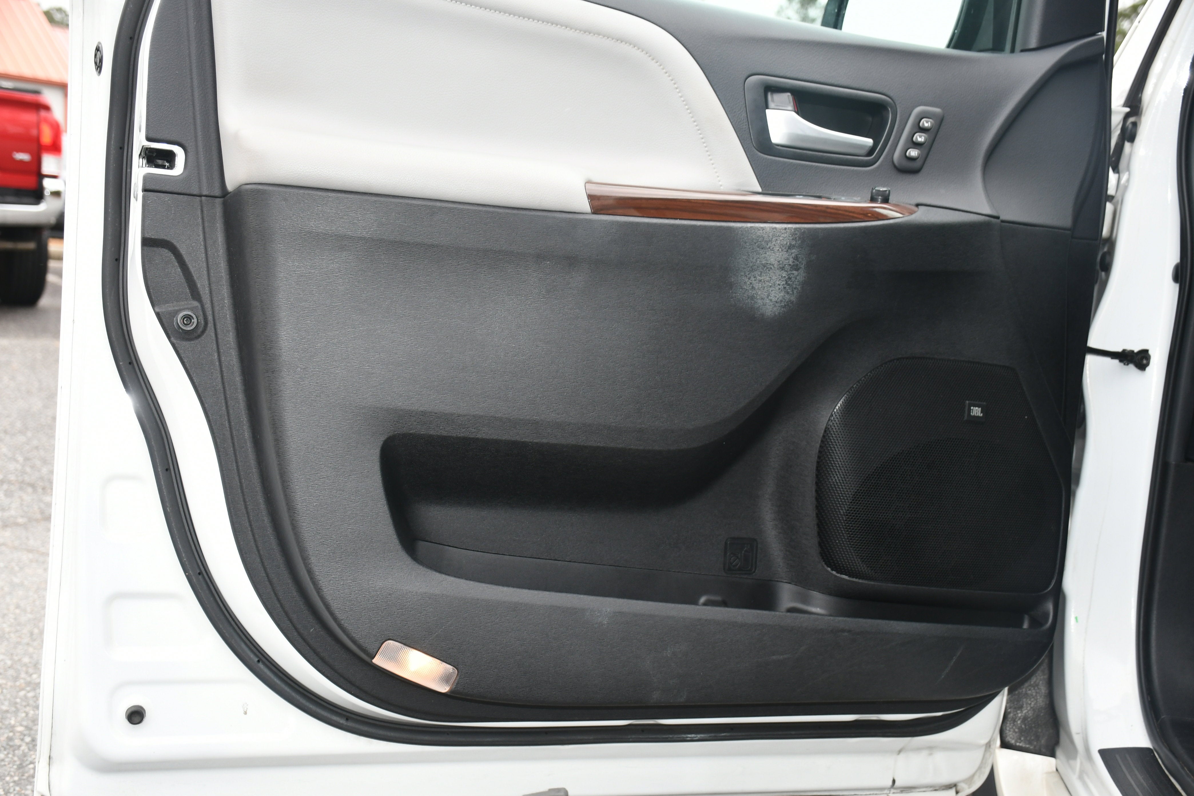 2017 Toyota Sienna Limited Premium