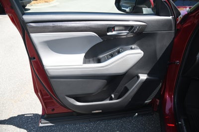 2021 Toyota Highlander Hybrid Platinum