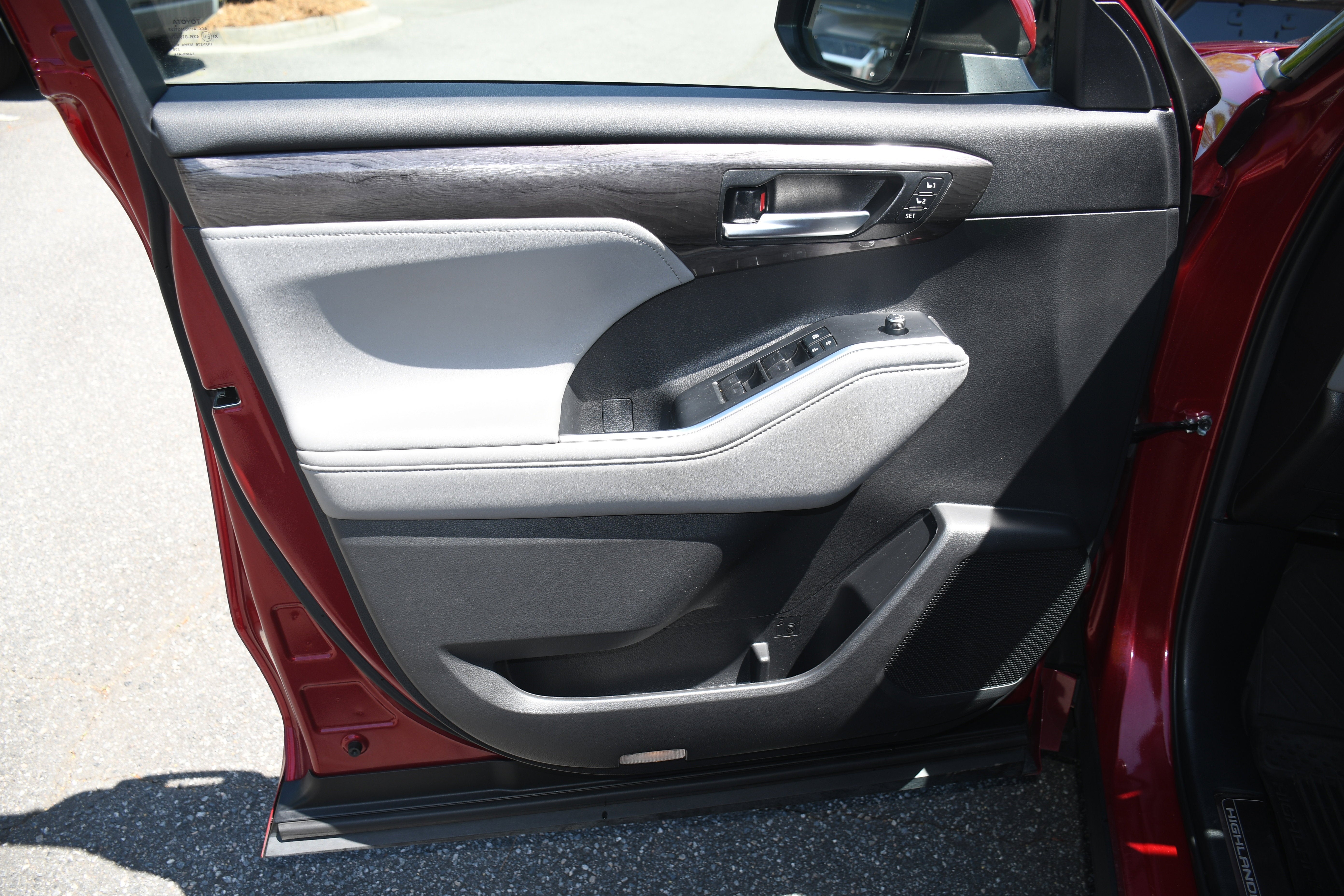 2021 Toyota Highlander Hybrid Platinum