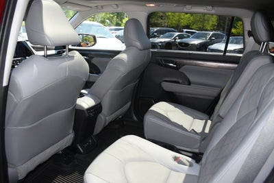 2021 Toyota Highlander Hybrid Platinum