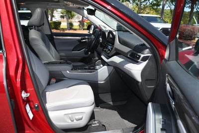 2021 Toyota Highlander Hybrid Platinum