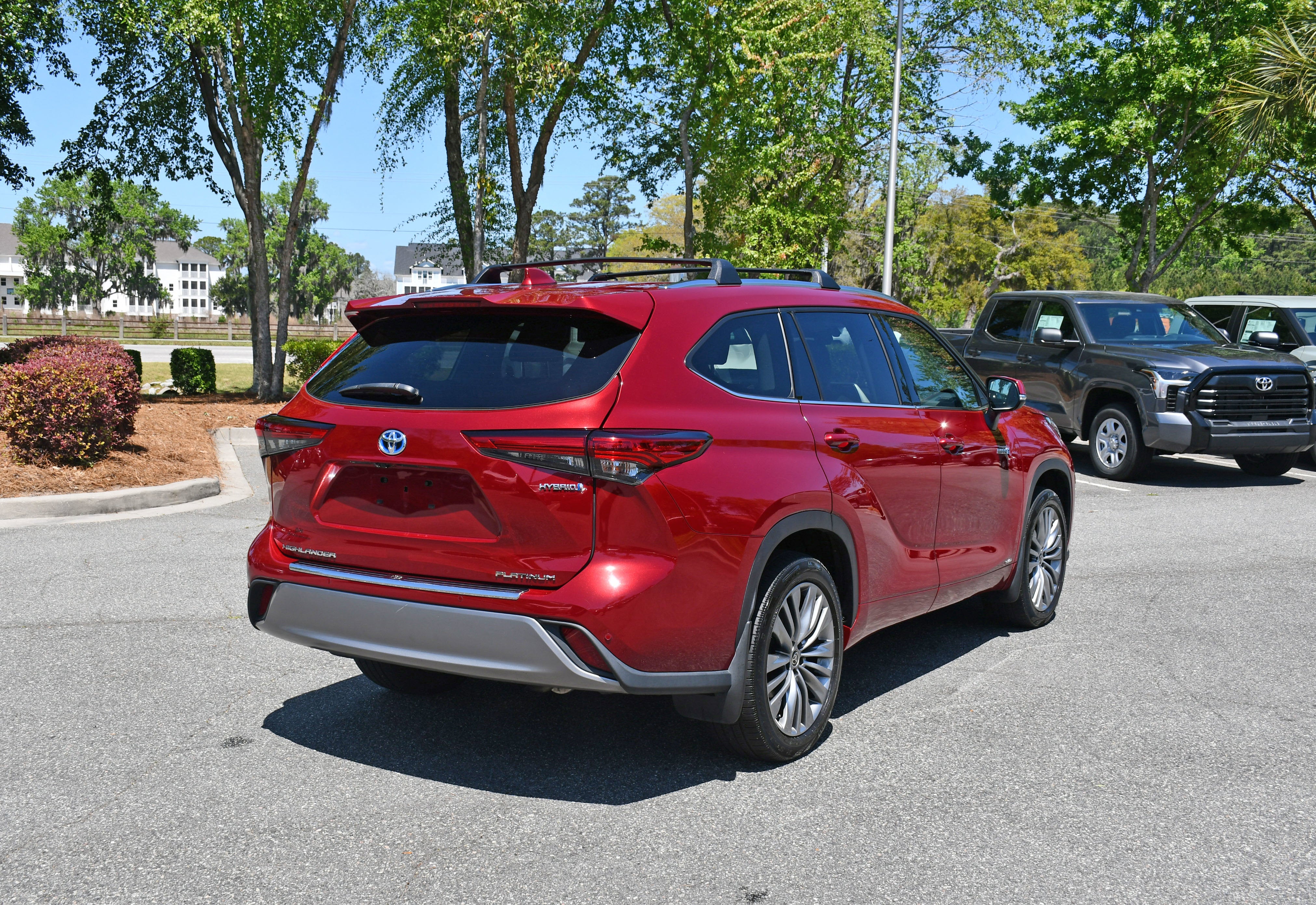 2021 Toyota Highlander Hybrid Platinum