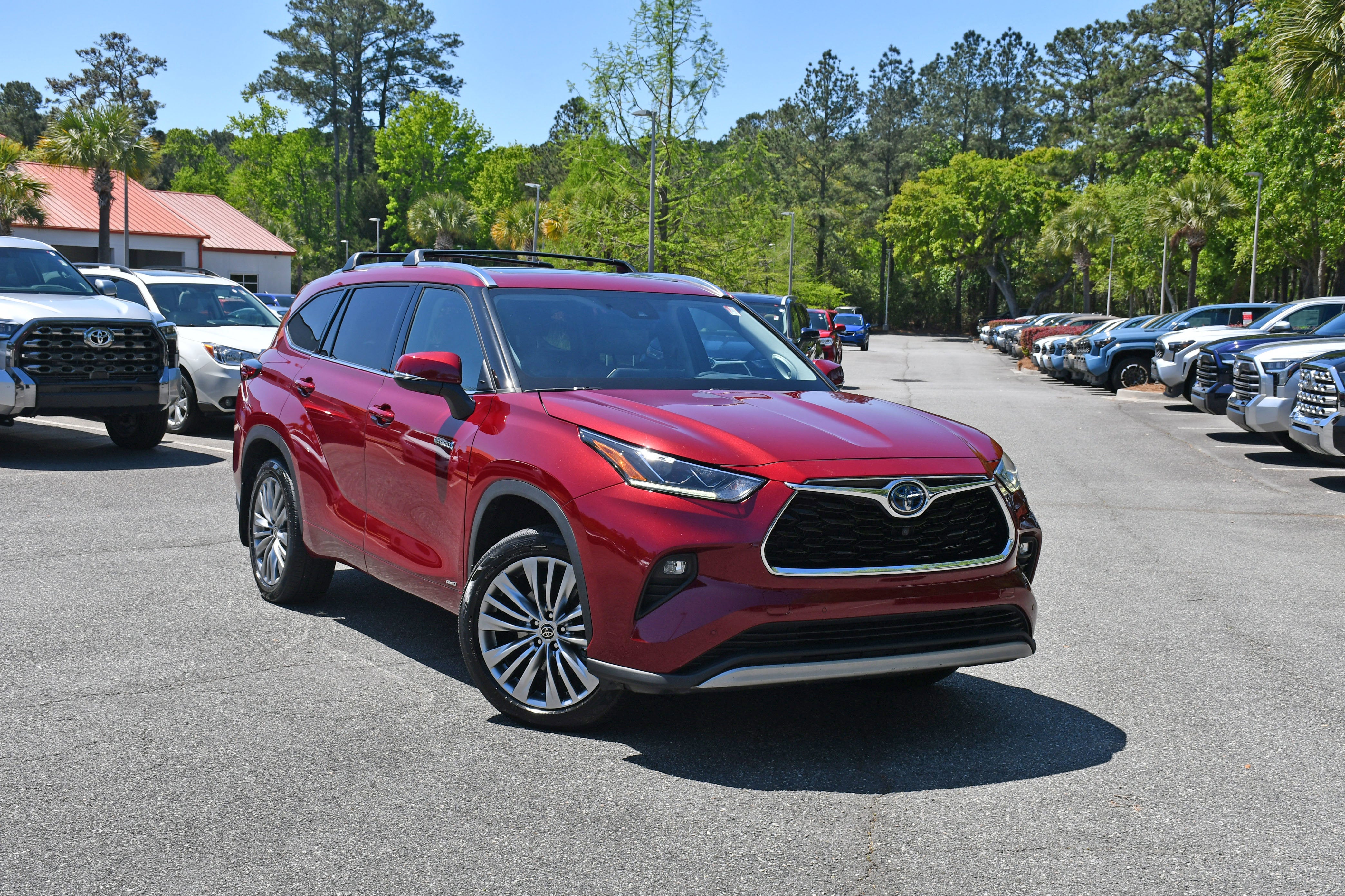 2021 Toyota Highlander Hybrid Platinum