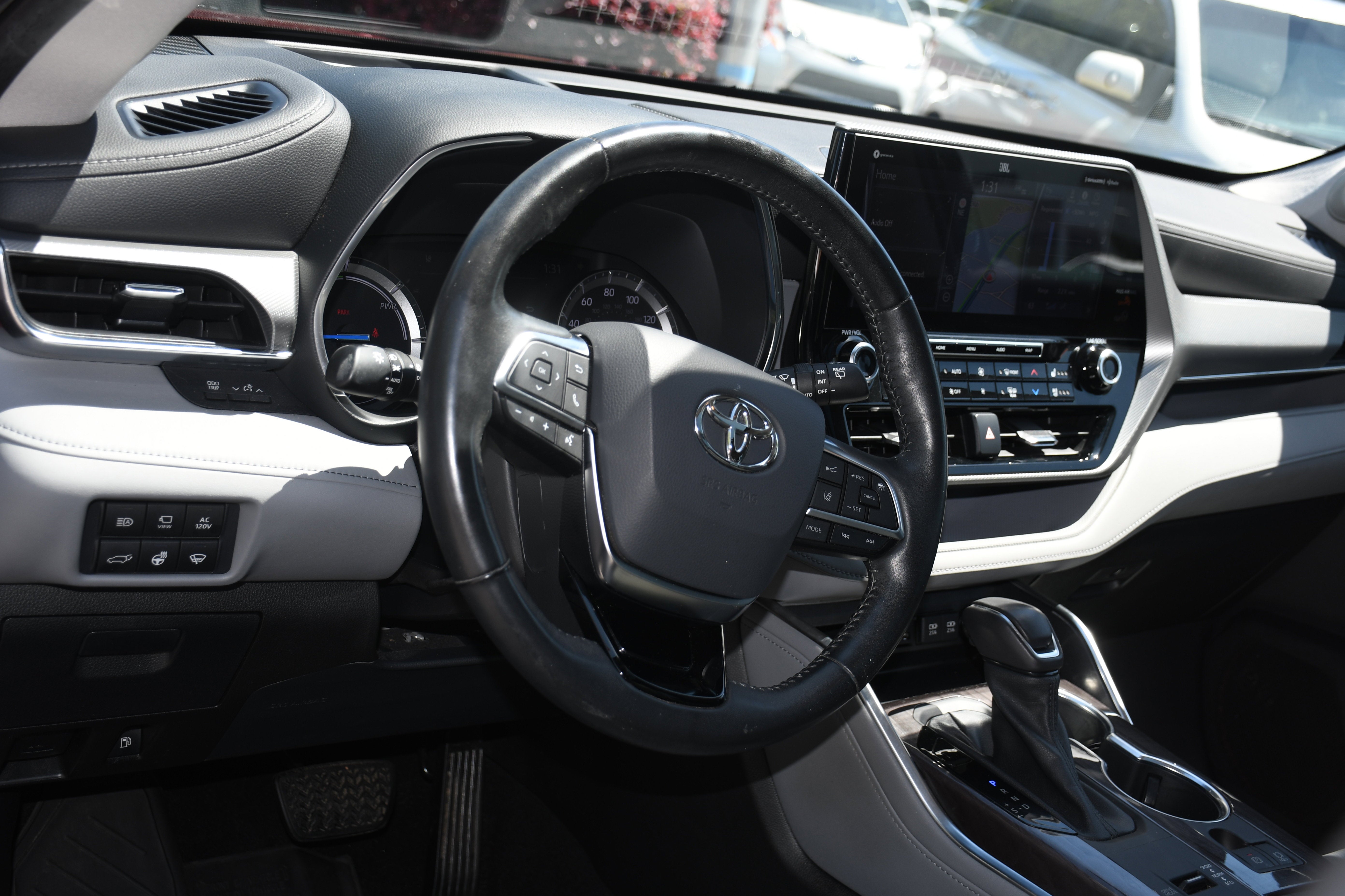 2021 Toyota Highlander Hybrid Platinum