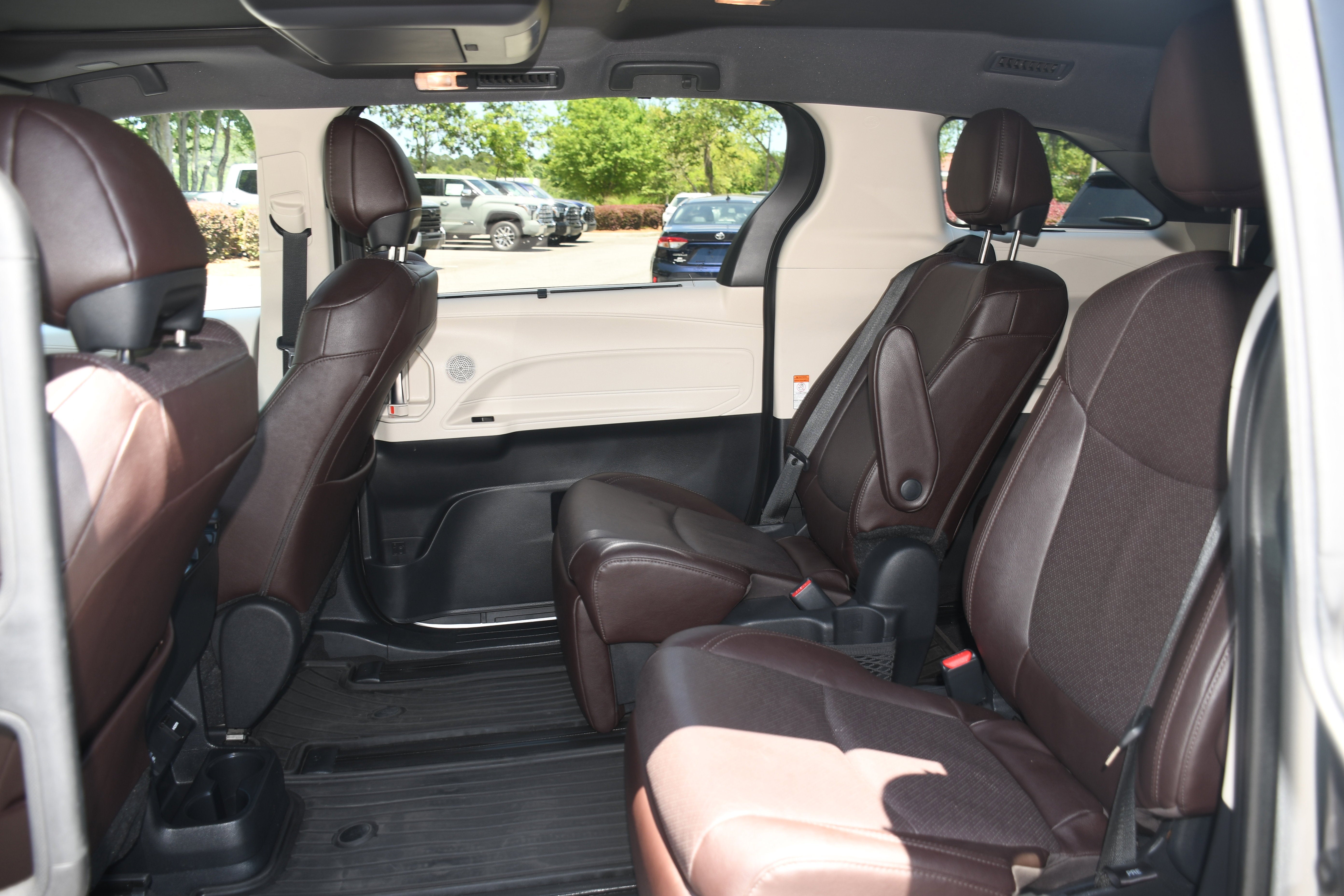 2023 Toyota Sienna Platinum