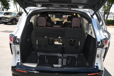 2023 Toyota Sienna Platinum