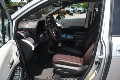 2023 Toyota Sienna Platinum
